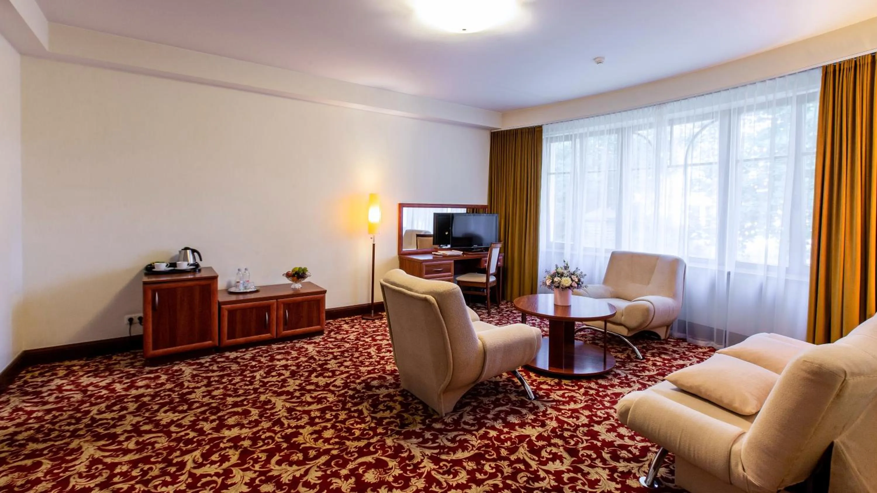 Communal lounge/ TV room in Hotel Violeta