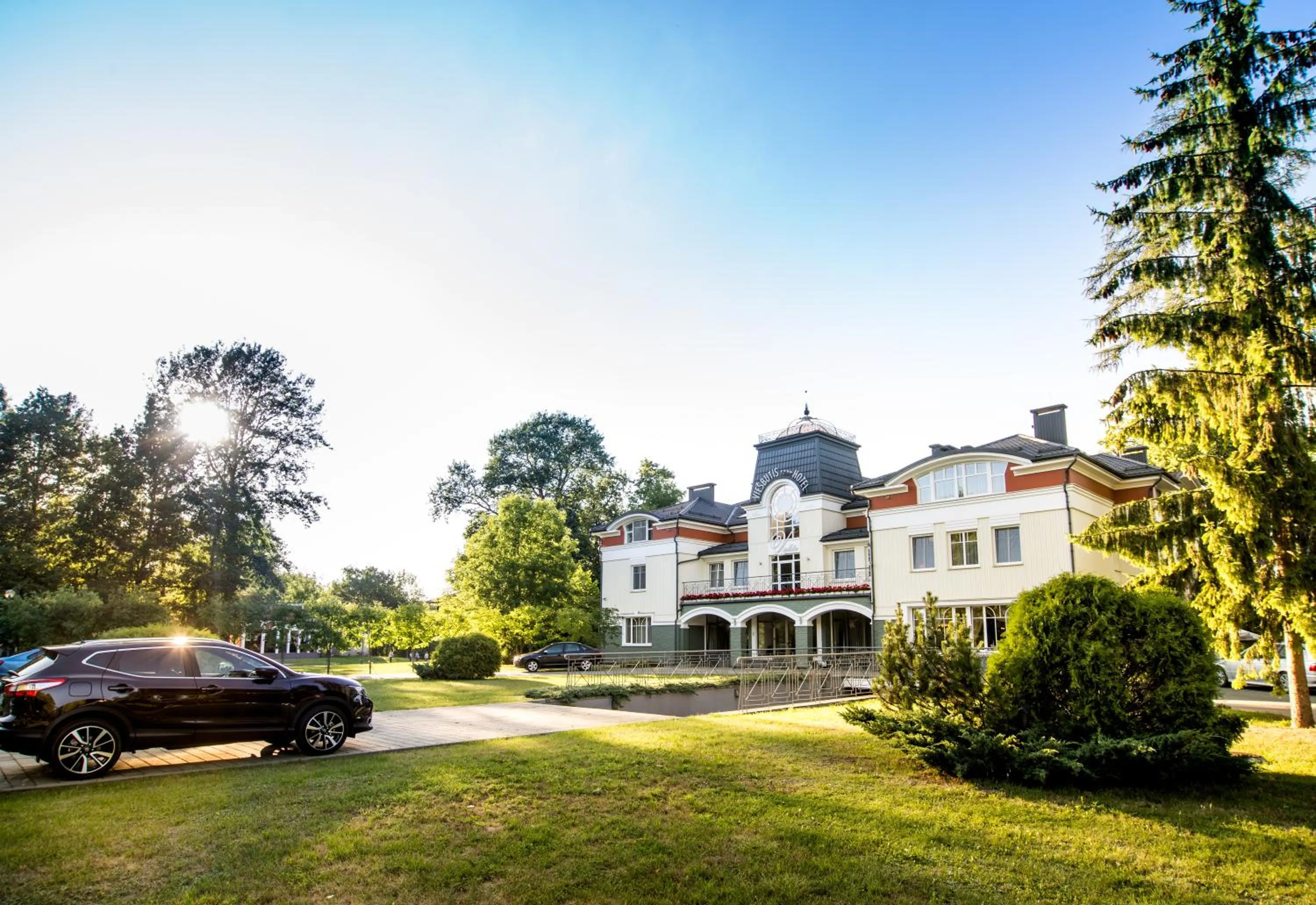 Facade/entrance in Hotel Violeta