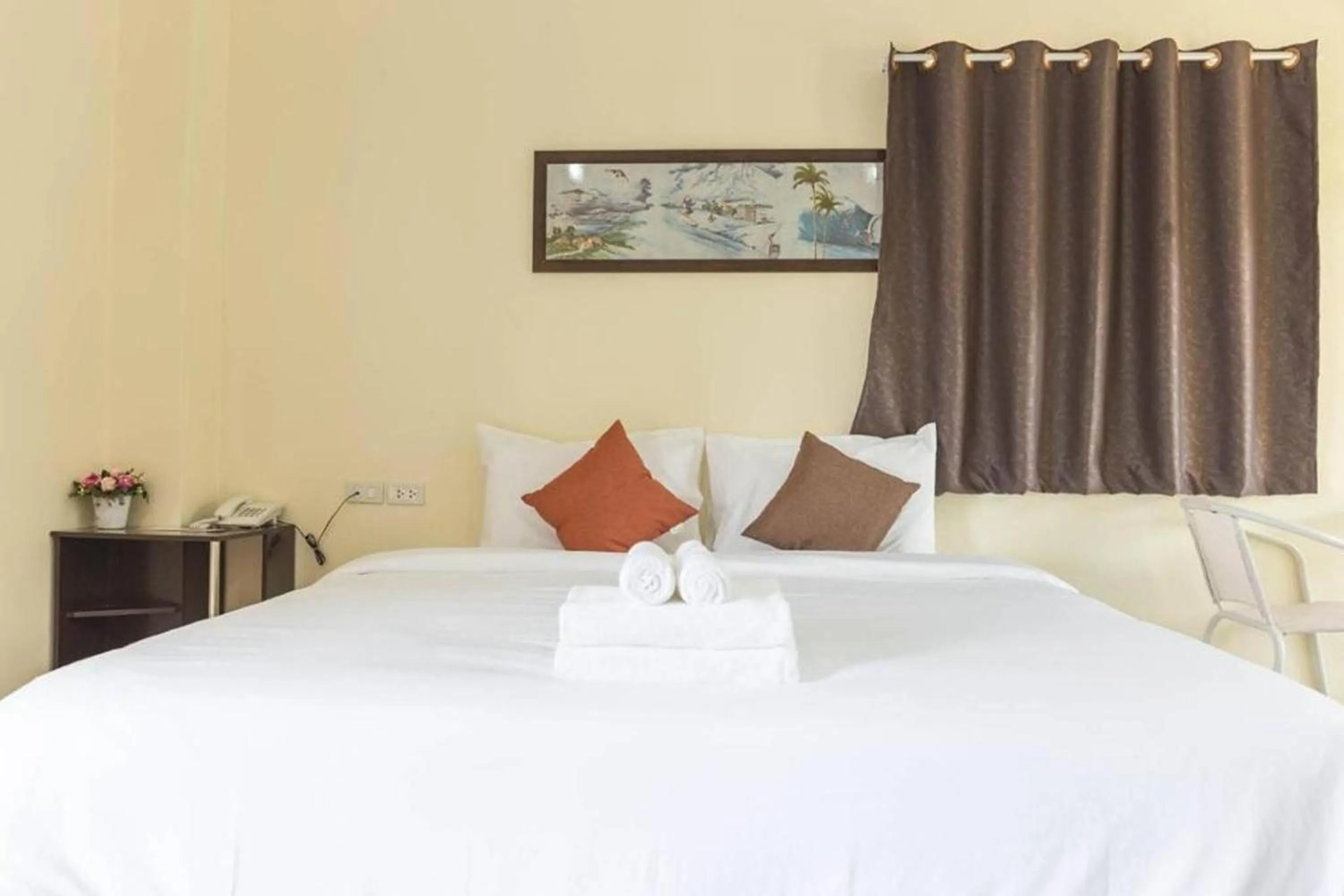 Bedroom, Bed in Yaibua Hotel