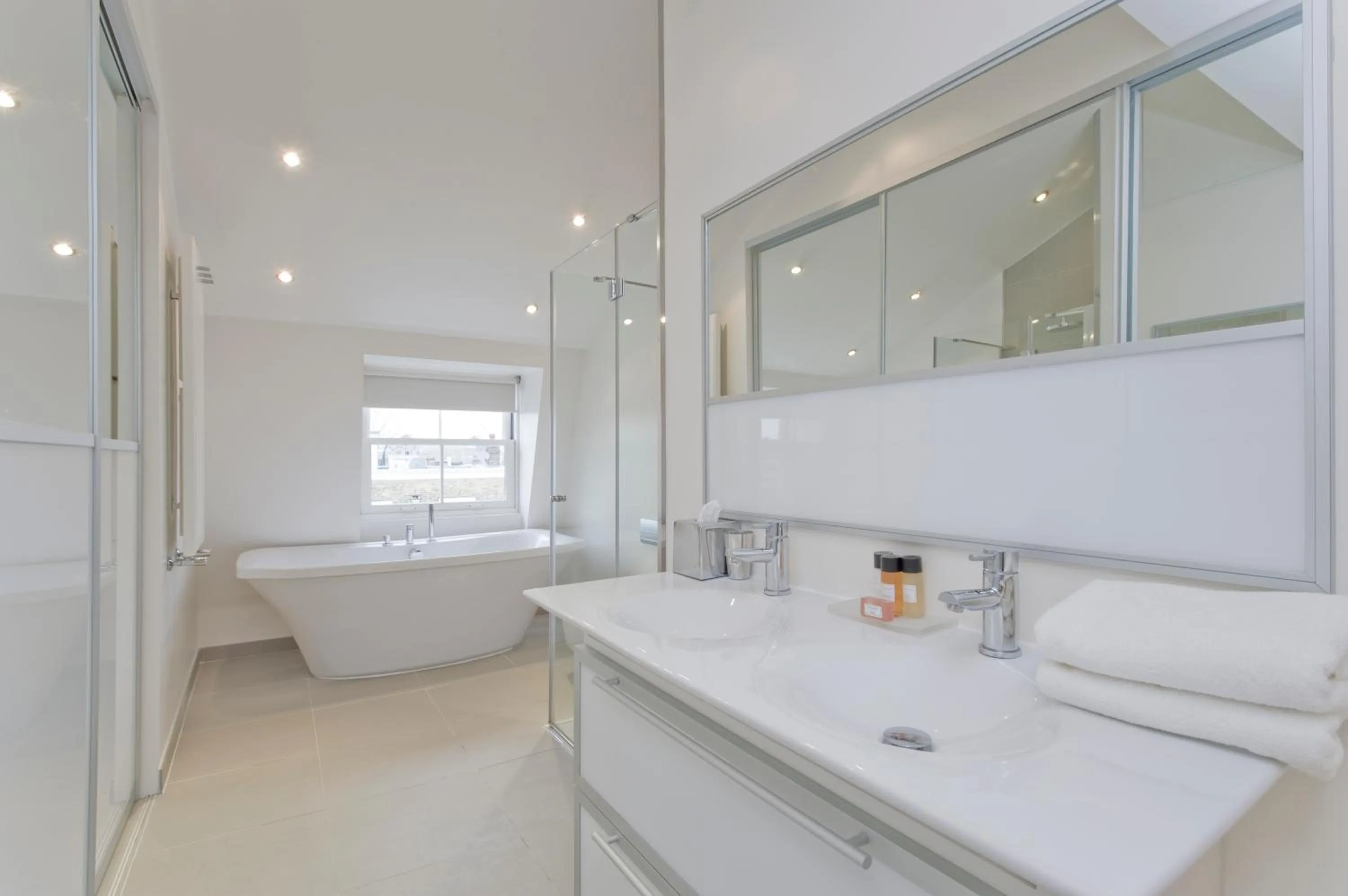 Bathroom in Nevern Place by Supercity Aparthotels