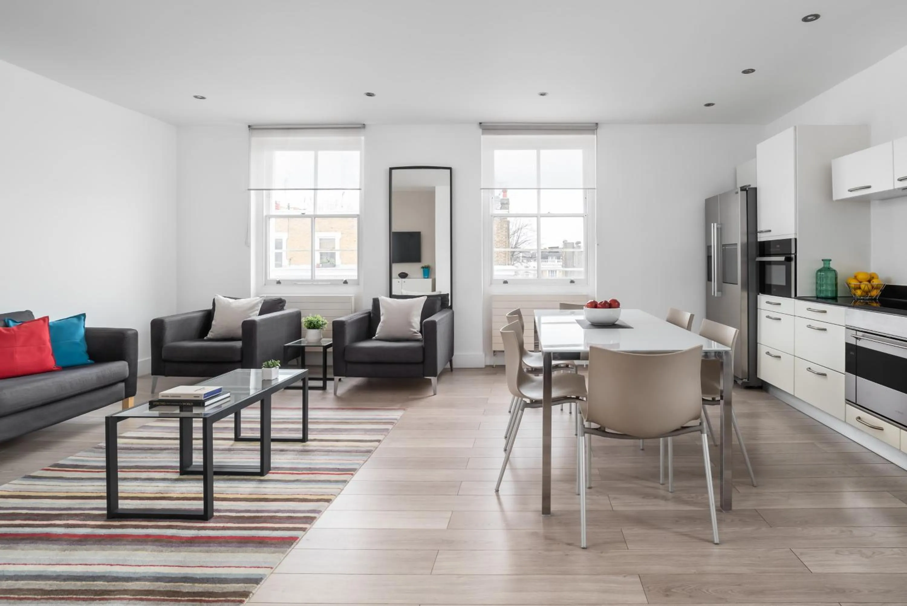 Dining area in Nevern Place by Supercity Aparthotels