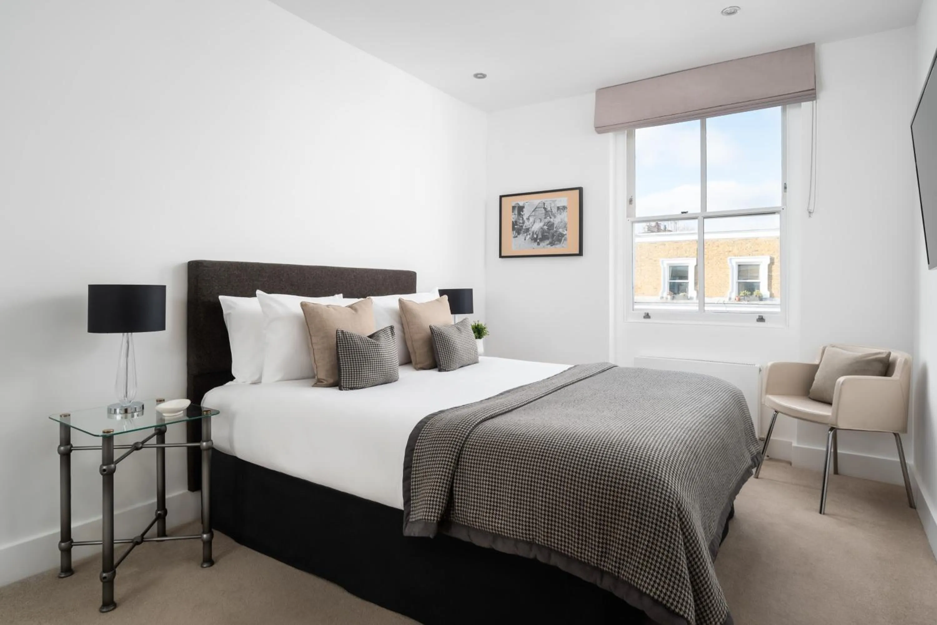 Bedroom, Bed in Nevern Place by Supercity Aparthotels