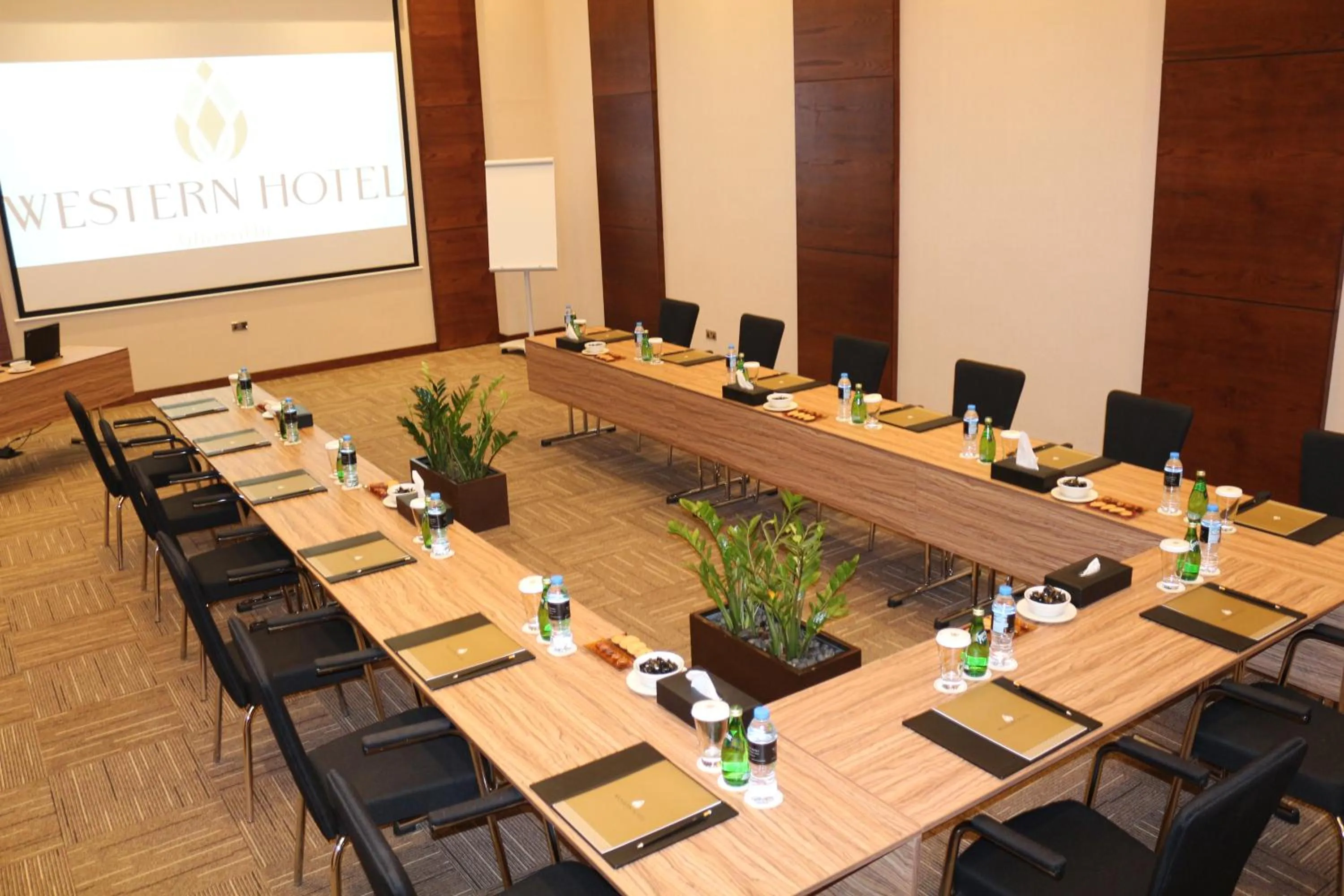 Business facilities in Western Hotel - Ghayathi