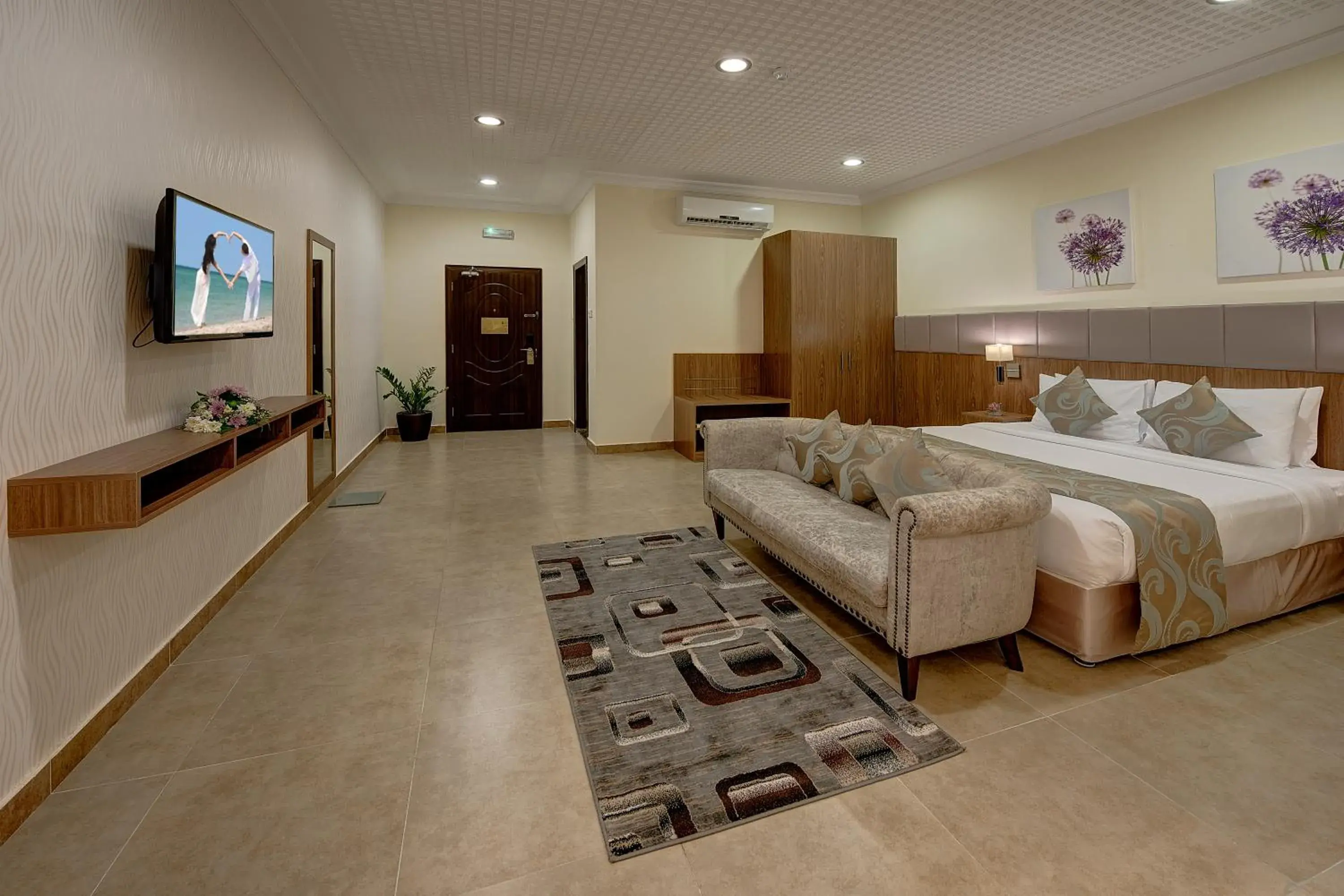 Photo of the whole room, Bed in Western Hotel - Ghayathi Photo of the whole room, Bed in Western Hotel - Ghayathi