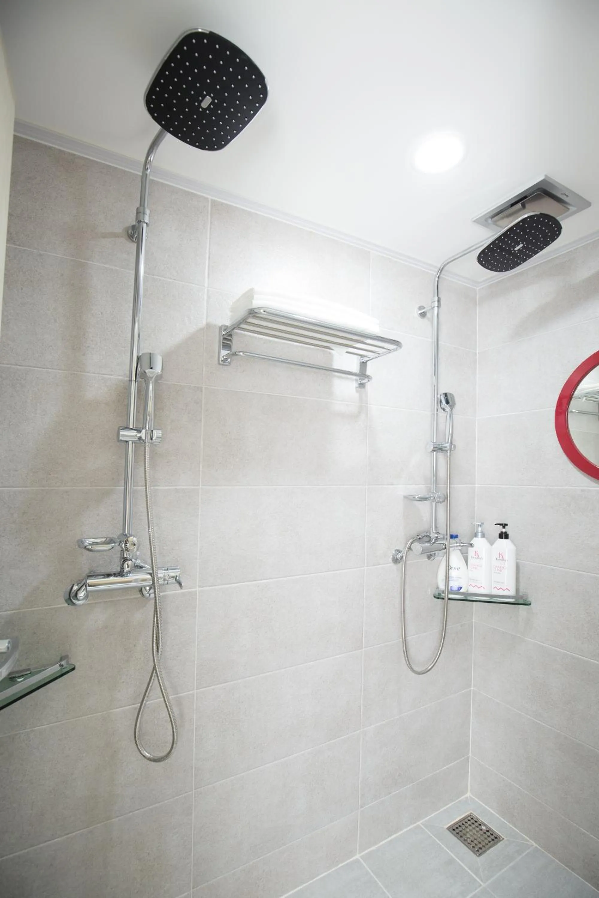 Shower in Maison de ciel harbor 39