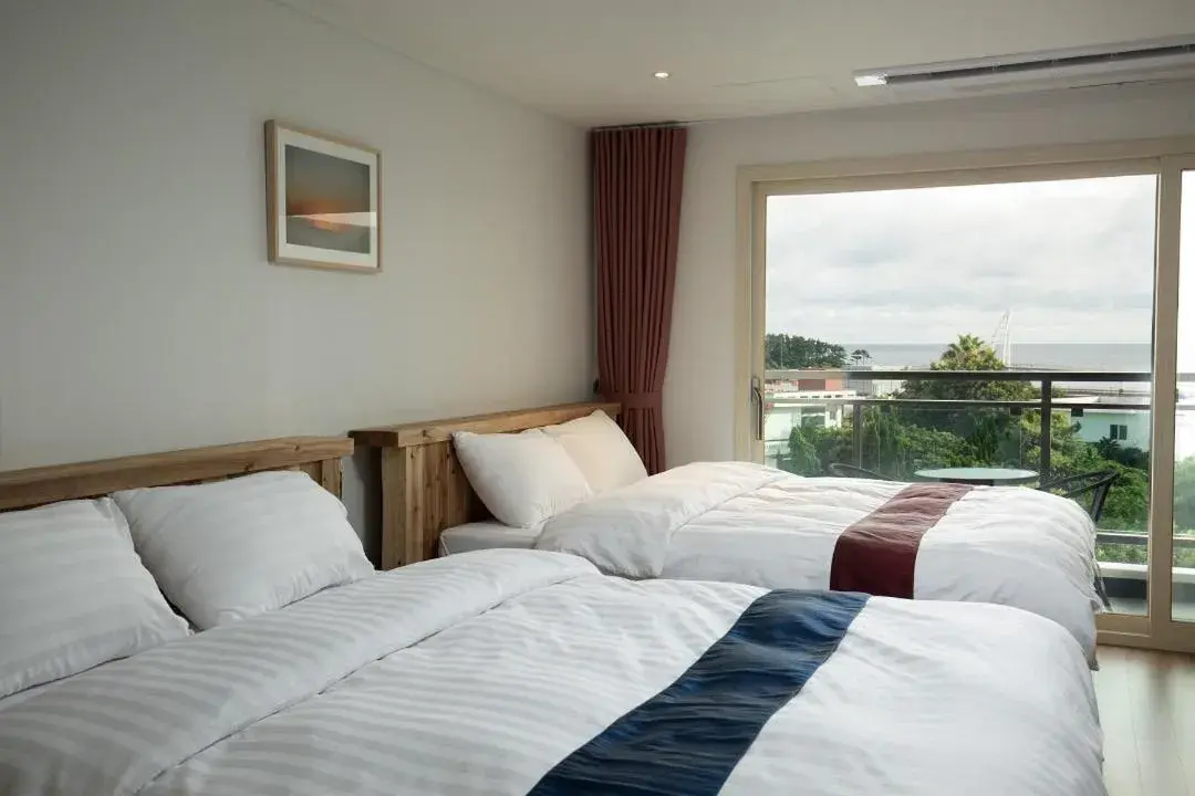 Bed in Cheonjiyeon Crystal Hotel Bed in Cheonjiyeon Crystal Hotel