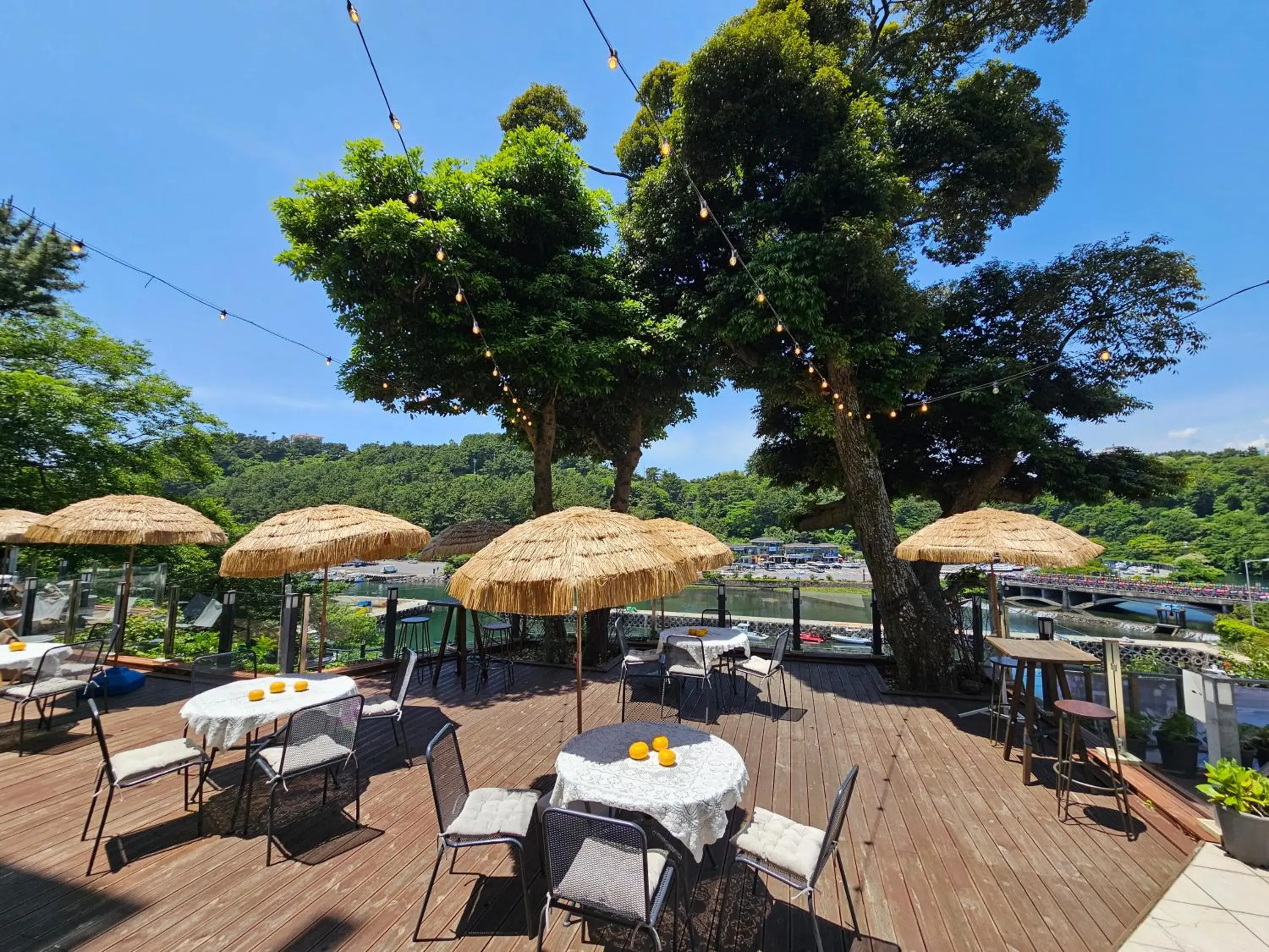 Restaurant/places to eat in Cheonjiyeon Crystal Hotel Restaurant/places to eat in Cheonjiyeon Crystal Hotel