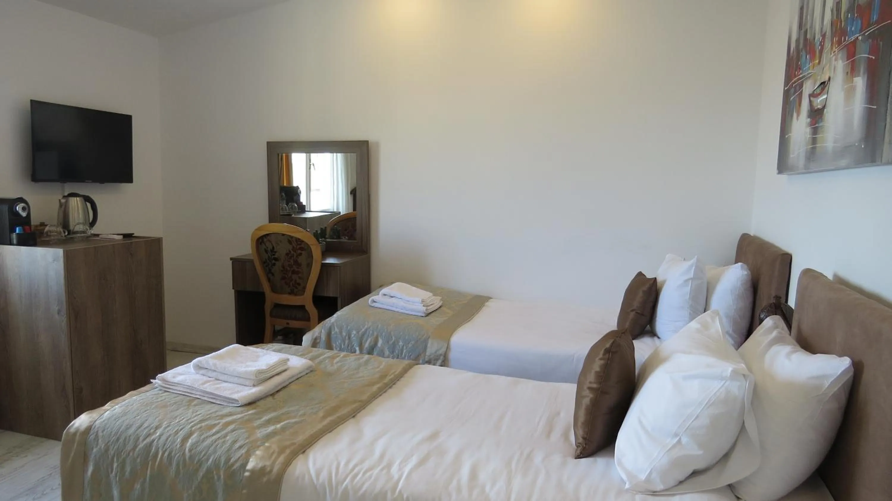 Communal lounge/ TV room, Bed in Zeugma Hotel Sultanahmet