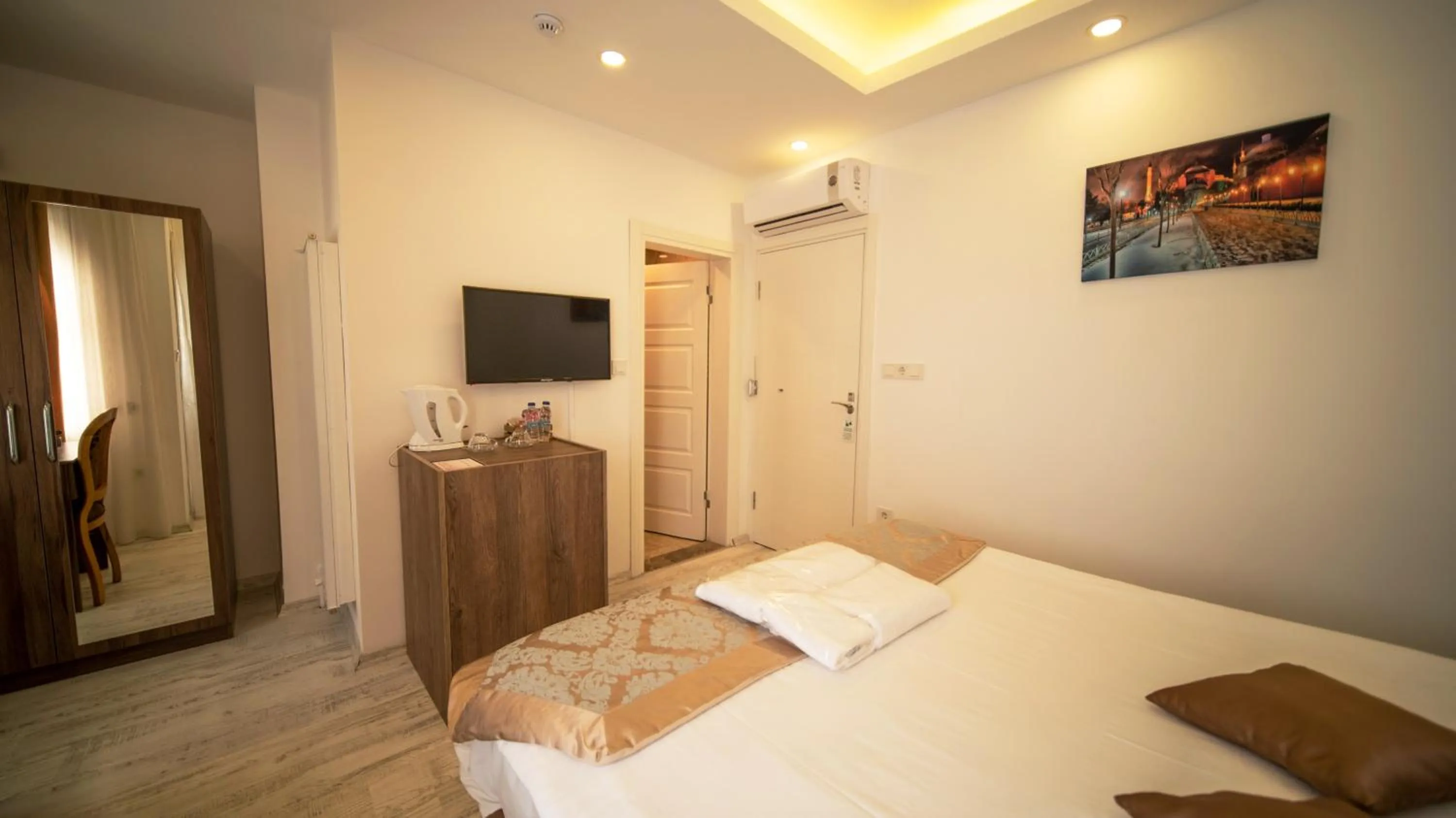 Bed in Zeugma Hotel Sultanahmet