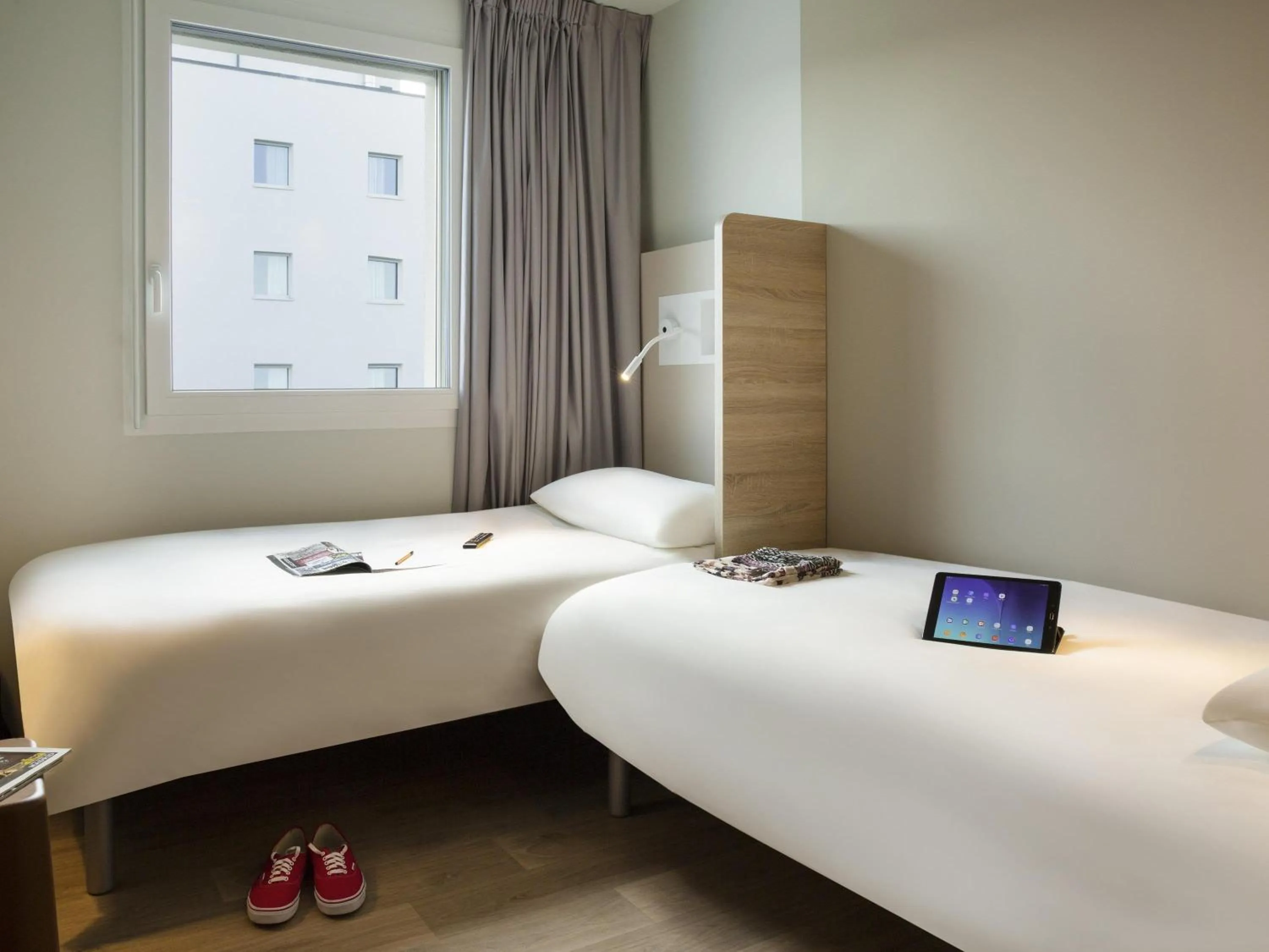 Bedroom, Bed in ibis budget Fribourg