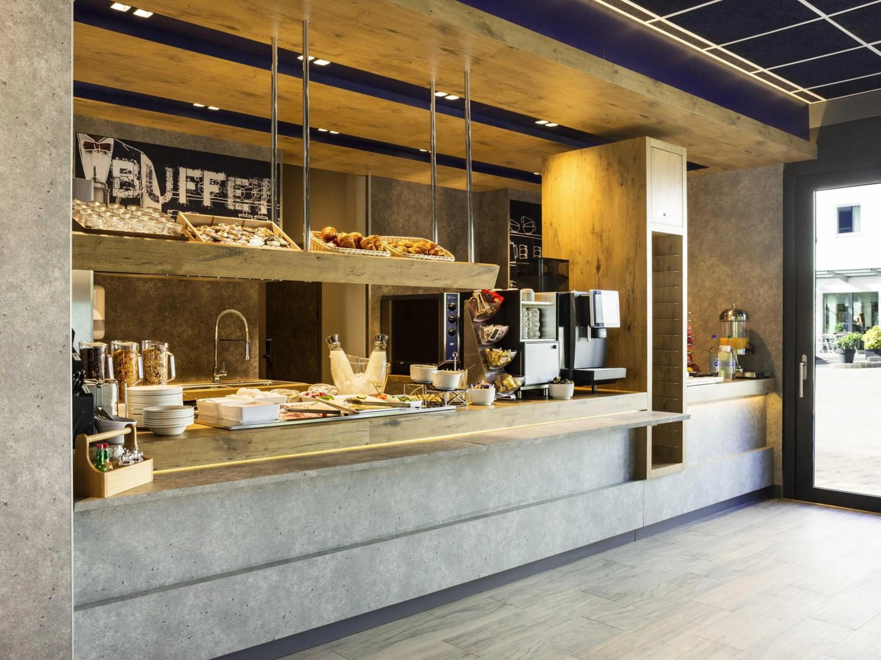 Breakfast in ibis budget Fribourg