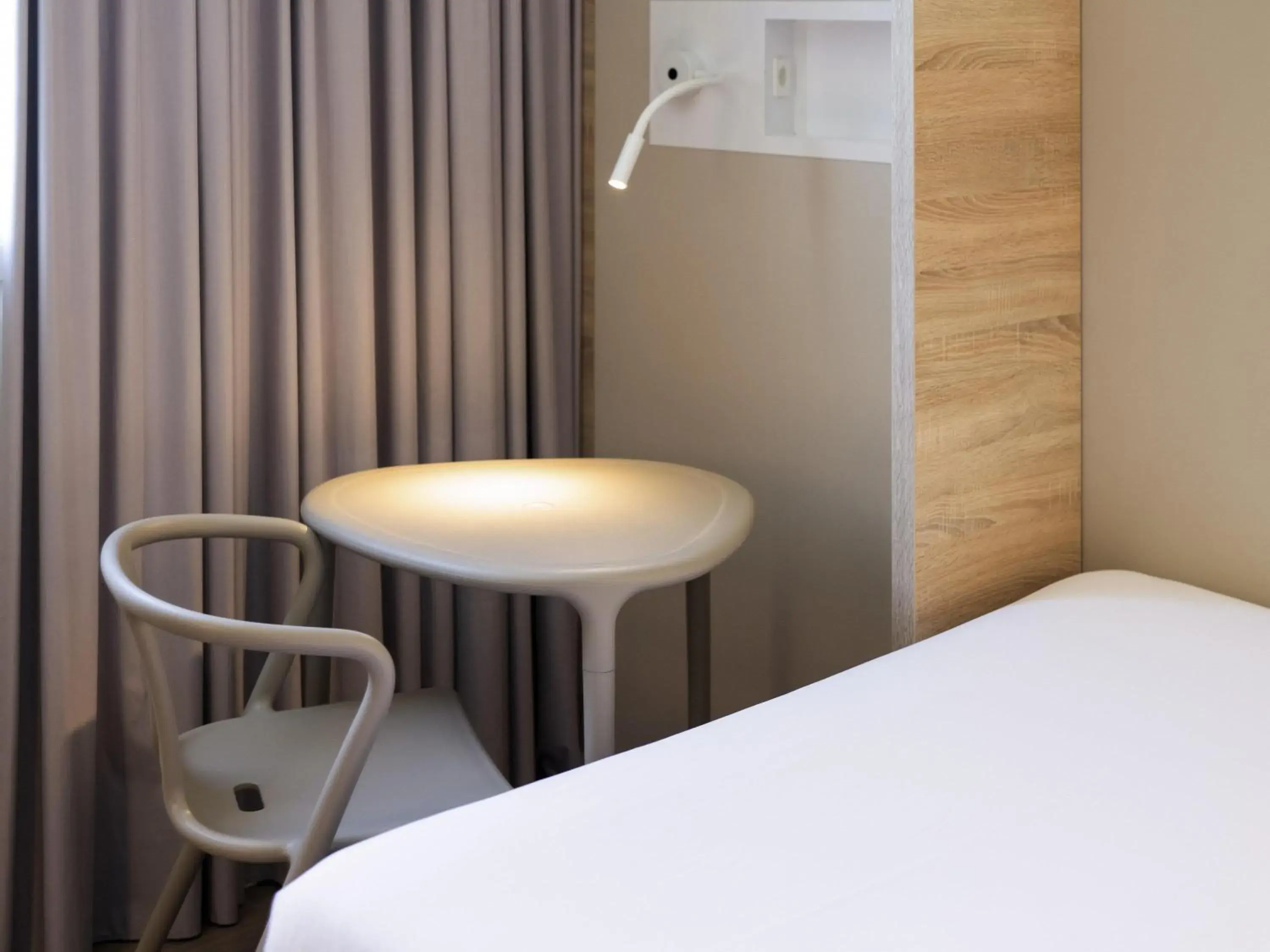 Bedroom, Bed in ibis budget Fribourg Bedroom, Bed in ibis budget Fribourg