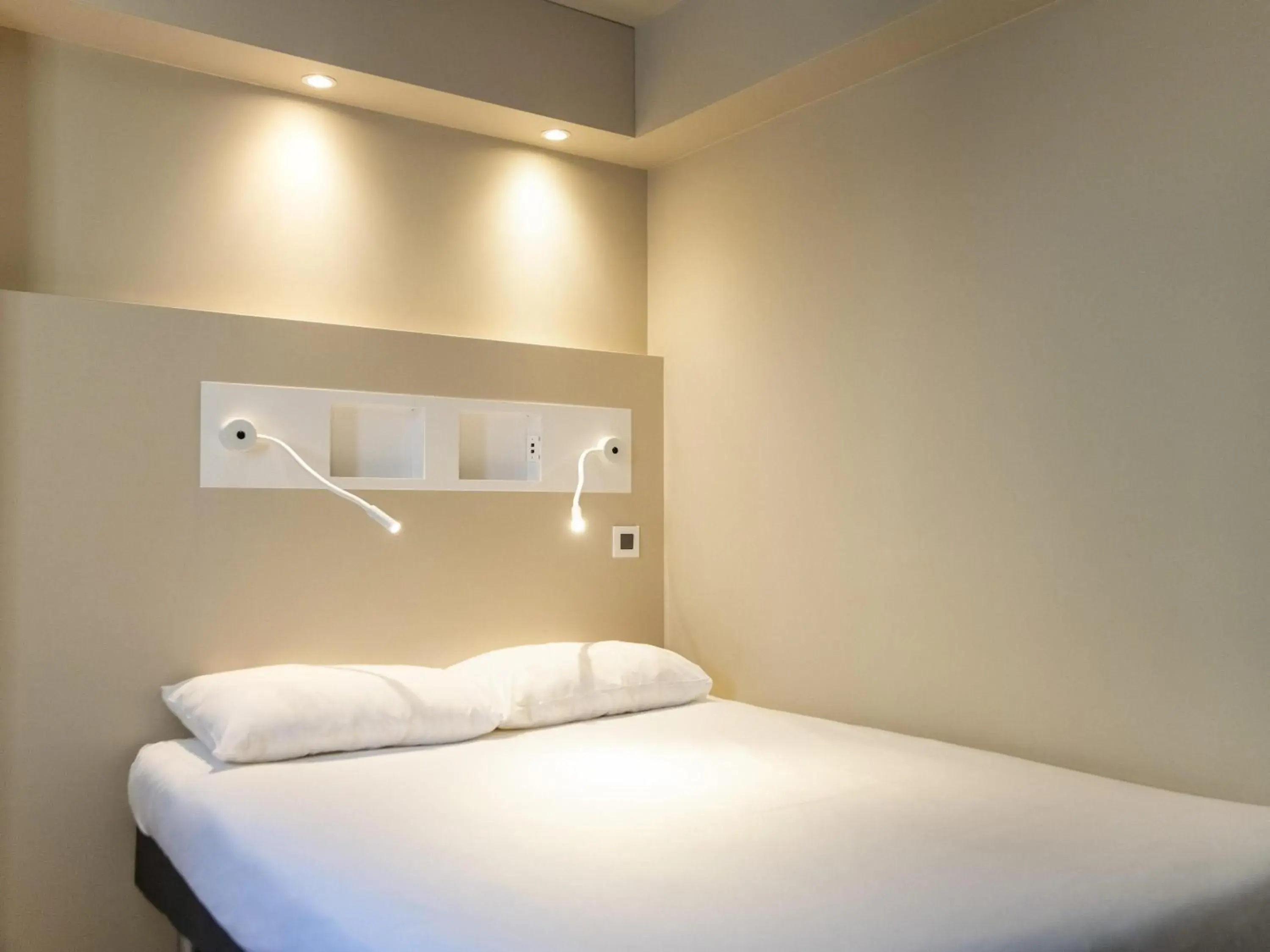 Bedroom, Bed in ibis budget Fribourg Bedroom, Bed in ibis budget Fribourg