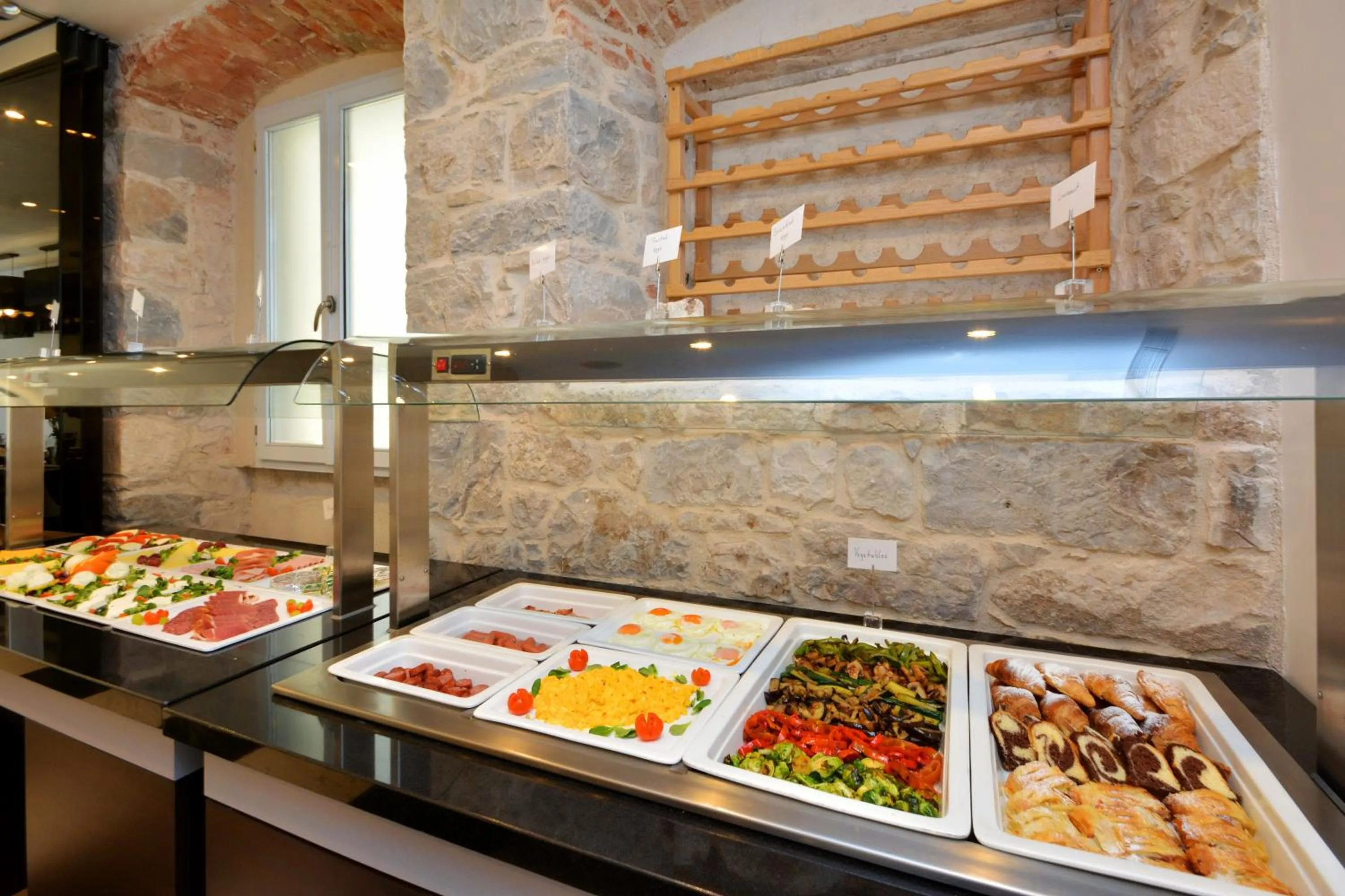 Food and drinks in Jupiter Heritage Hotel