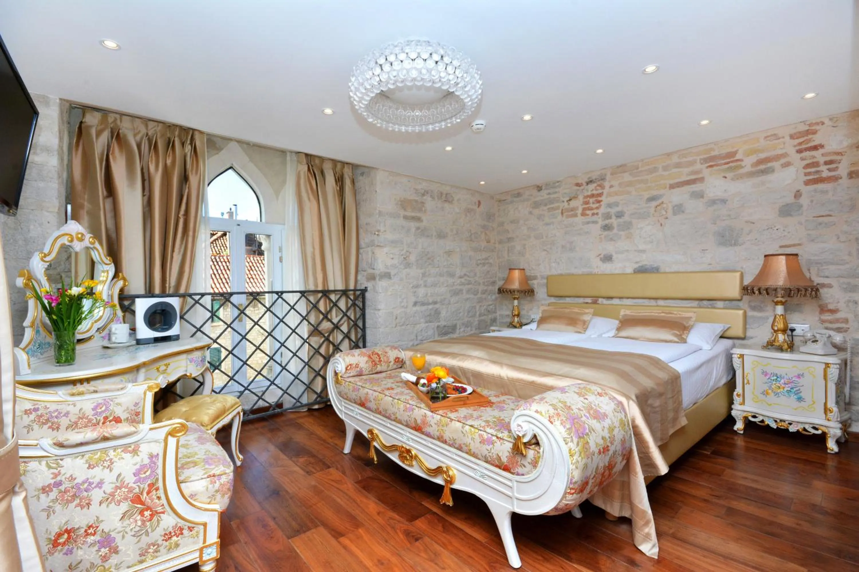 Bedroom, Bed in Jupiter Heritage Hotel