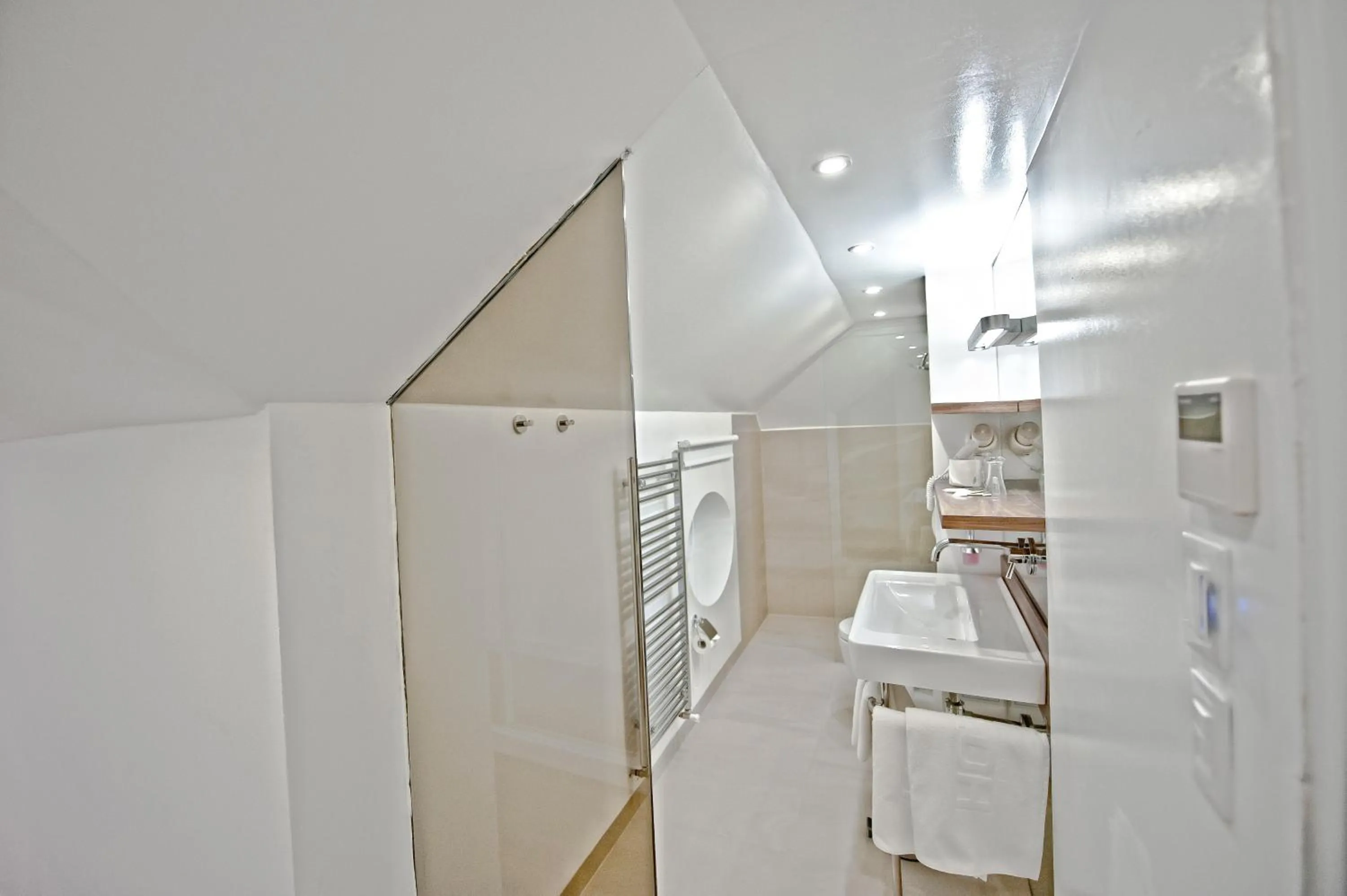 Toilet in Jupiter Heritage Hotel