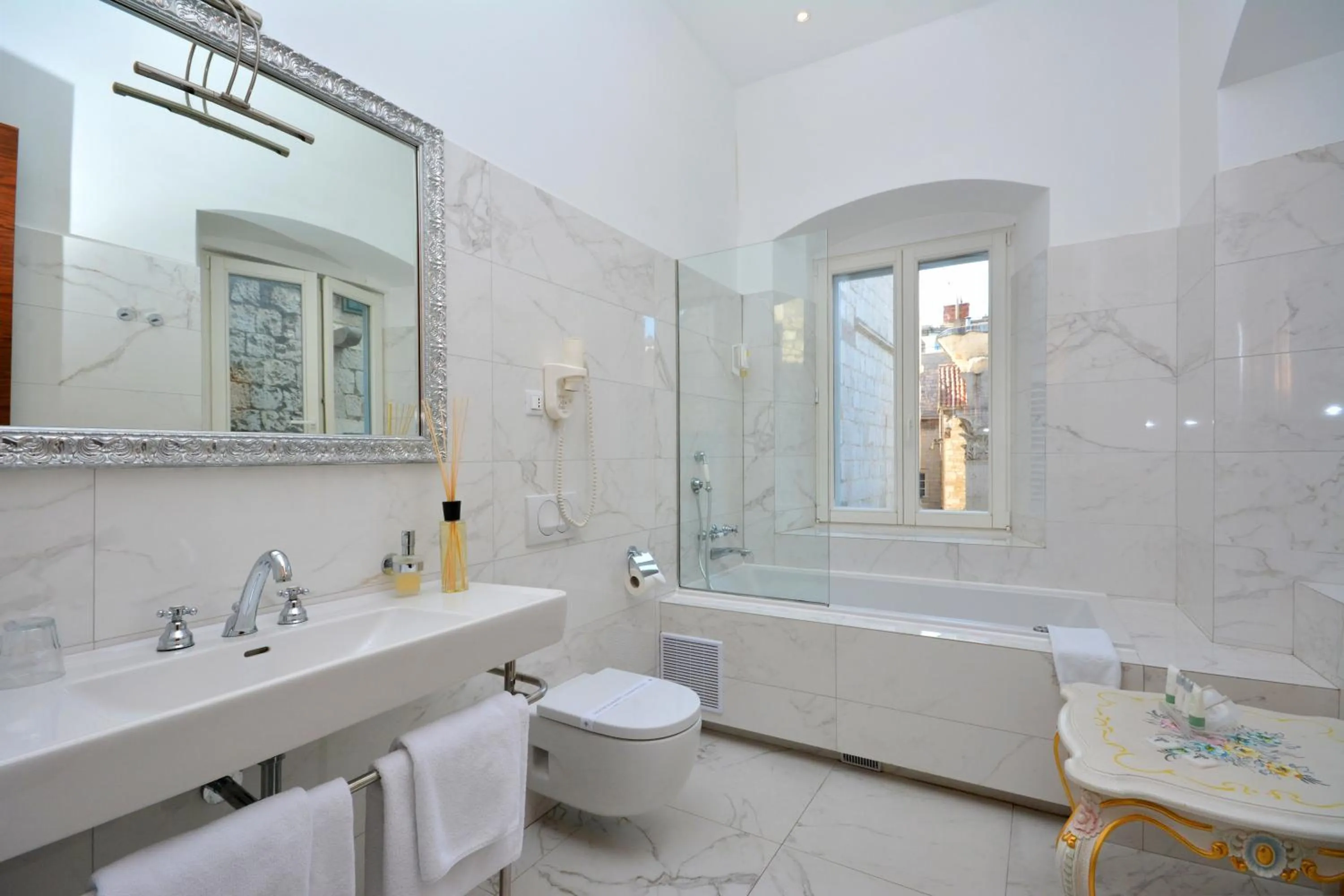 Bathroom in Jupiter Heritage Hotel