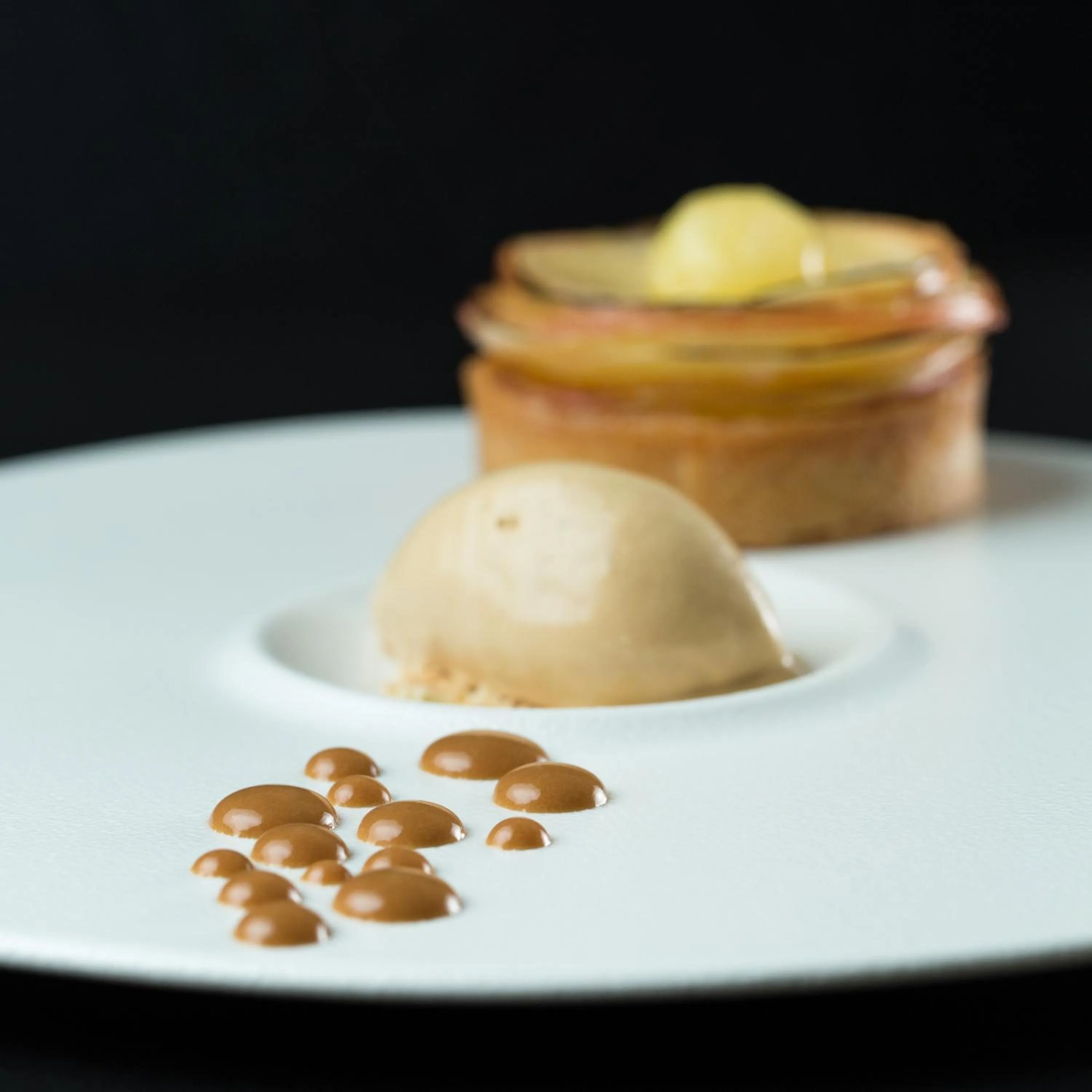 Restaurant/places to eat in M Suite Hotel