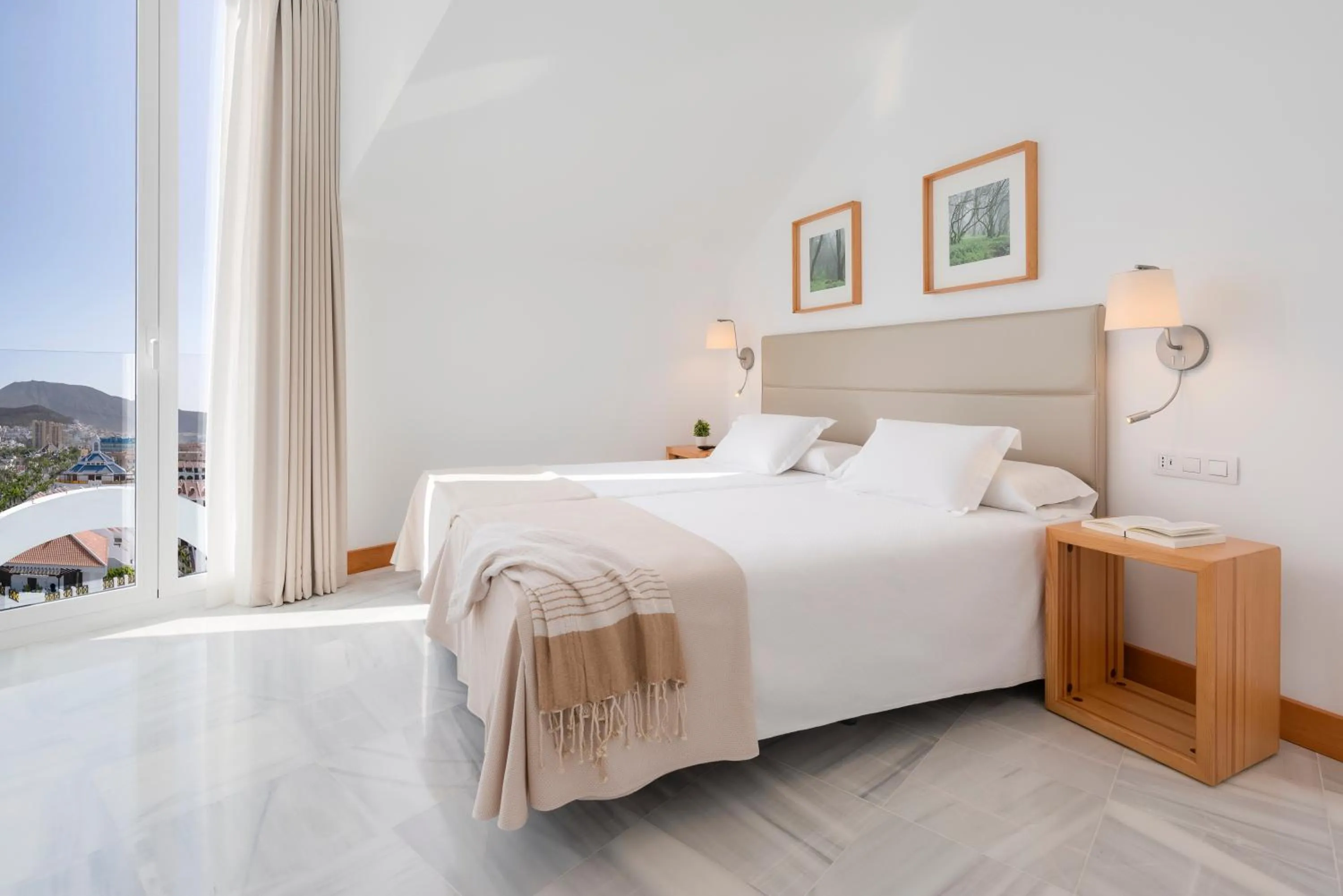 Bedroom, Bed in Parque Santiago IV Official