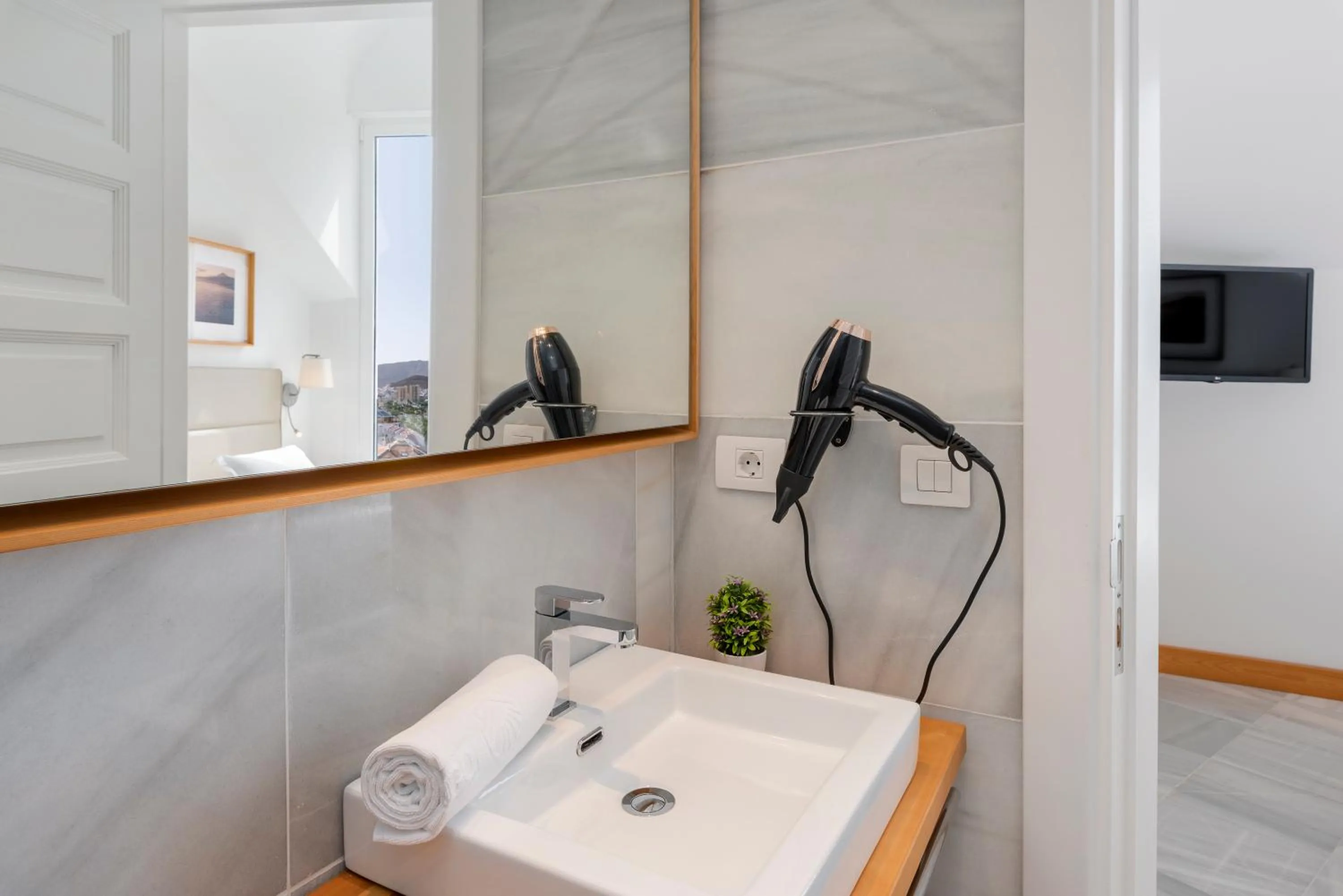 Bathroom in Parque Santiago IV Official