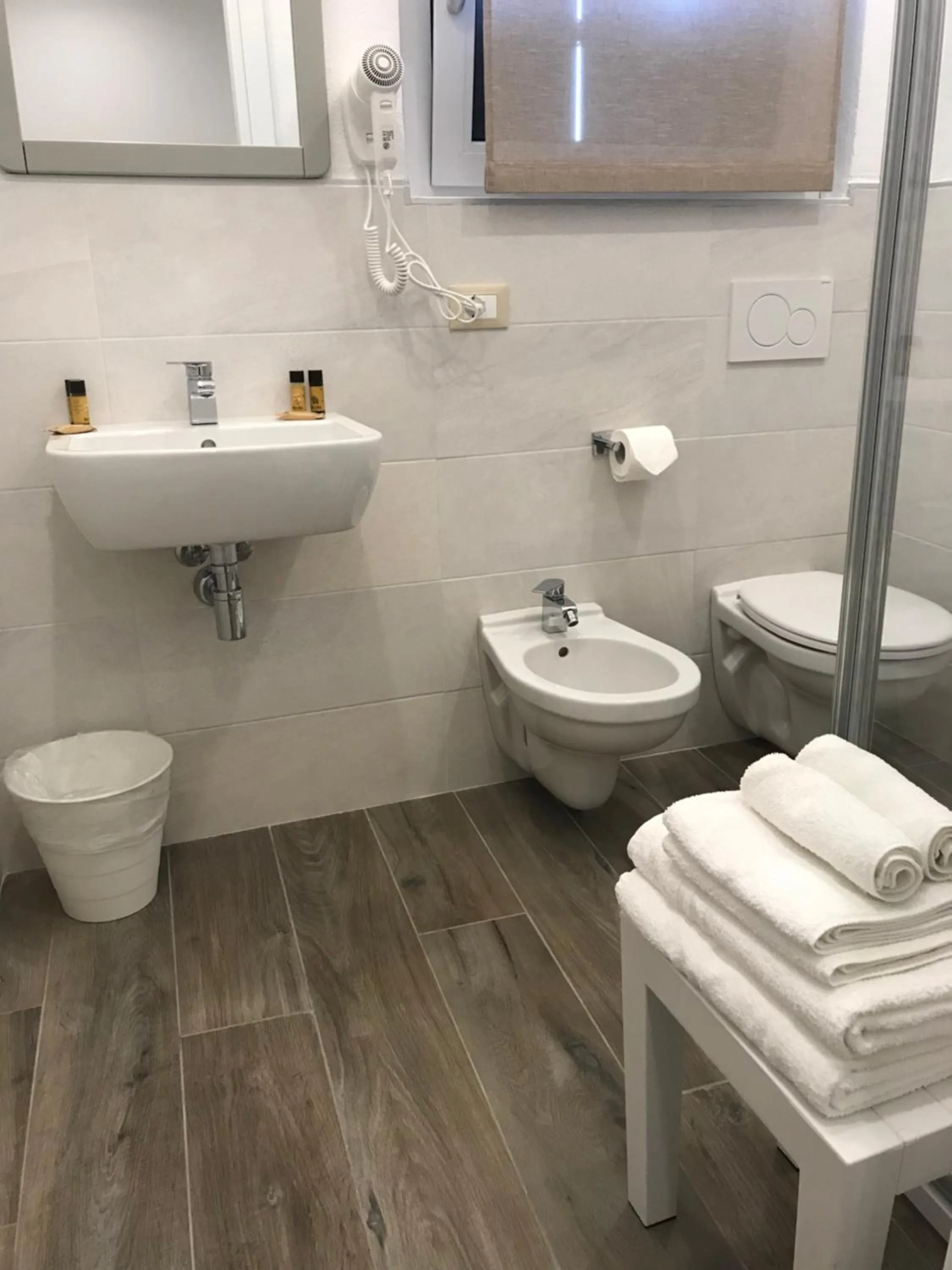 Bathroom in Hotel Cambogia