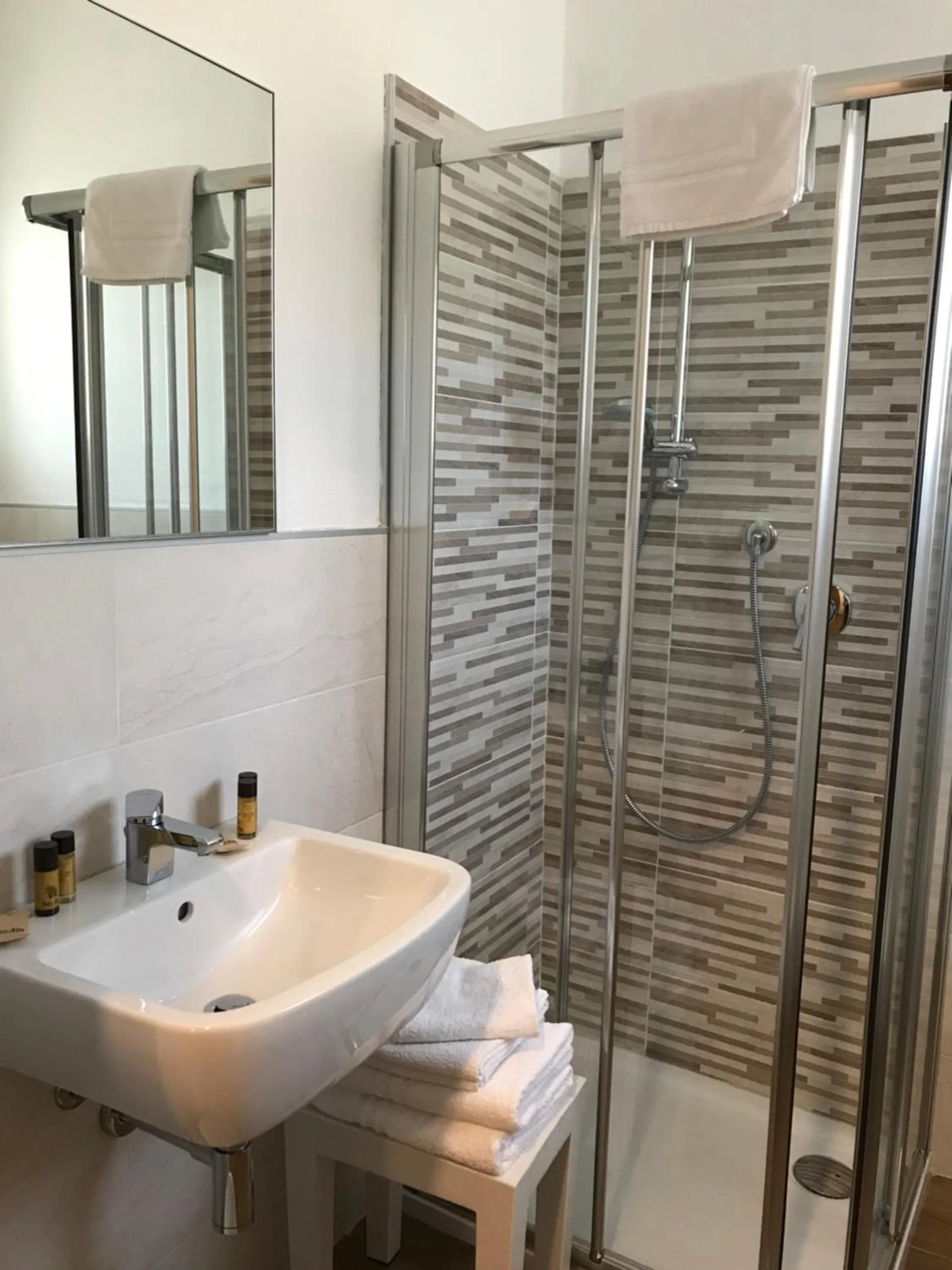 Bathroom in Hotel Cambogia