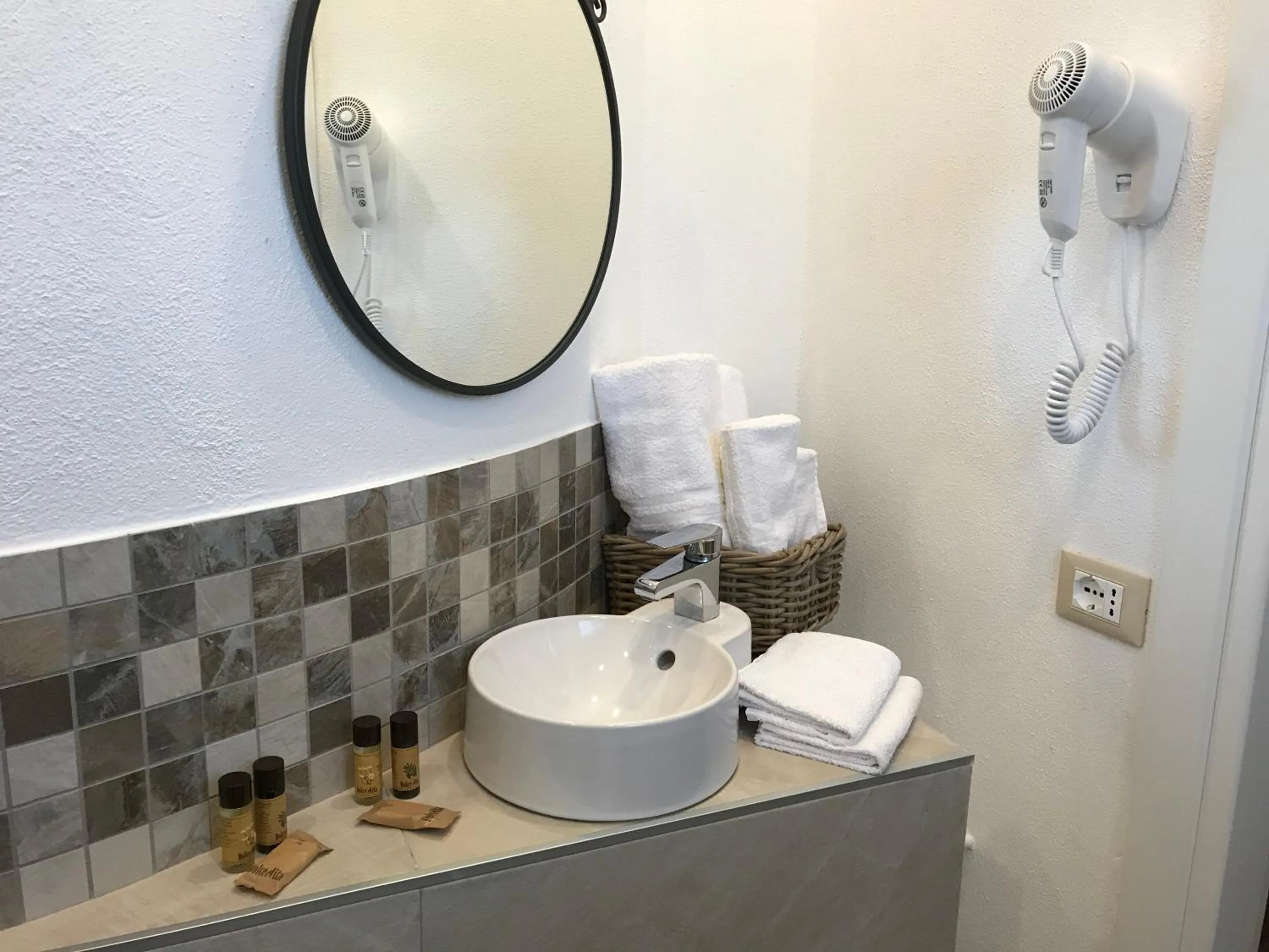 Bathroom in Hotel Cambogia