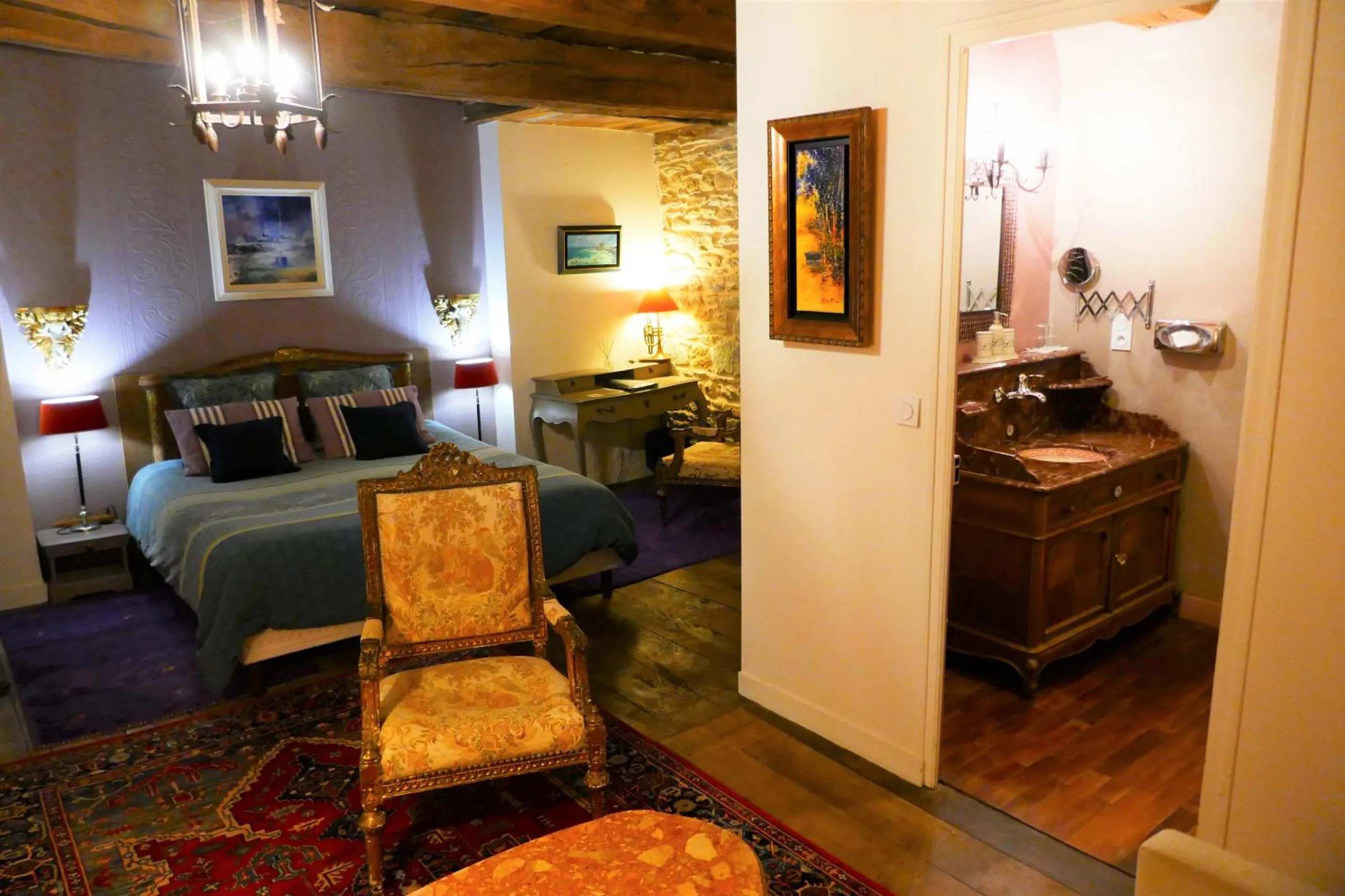 Bedroom, Bed in Manoir Desnachez