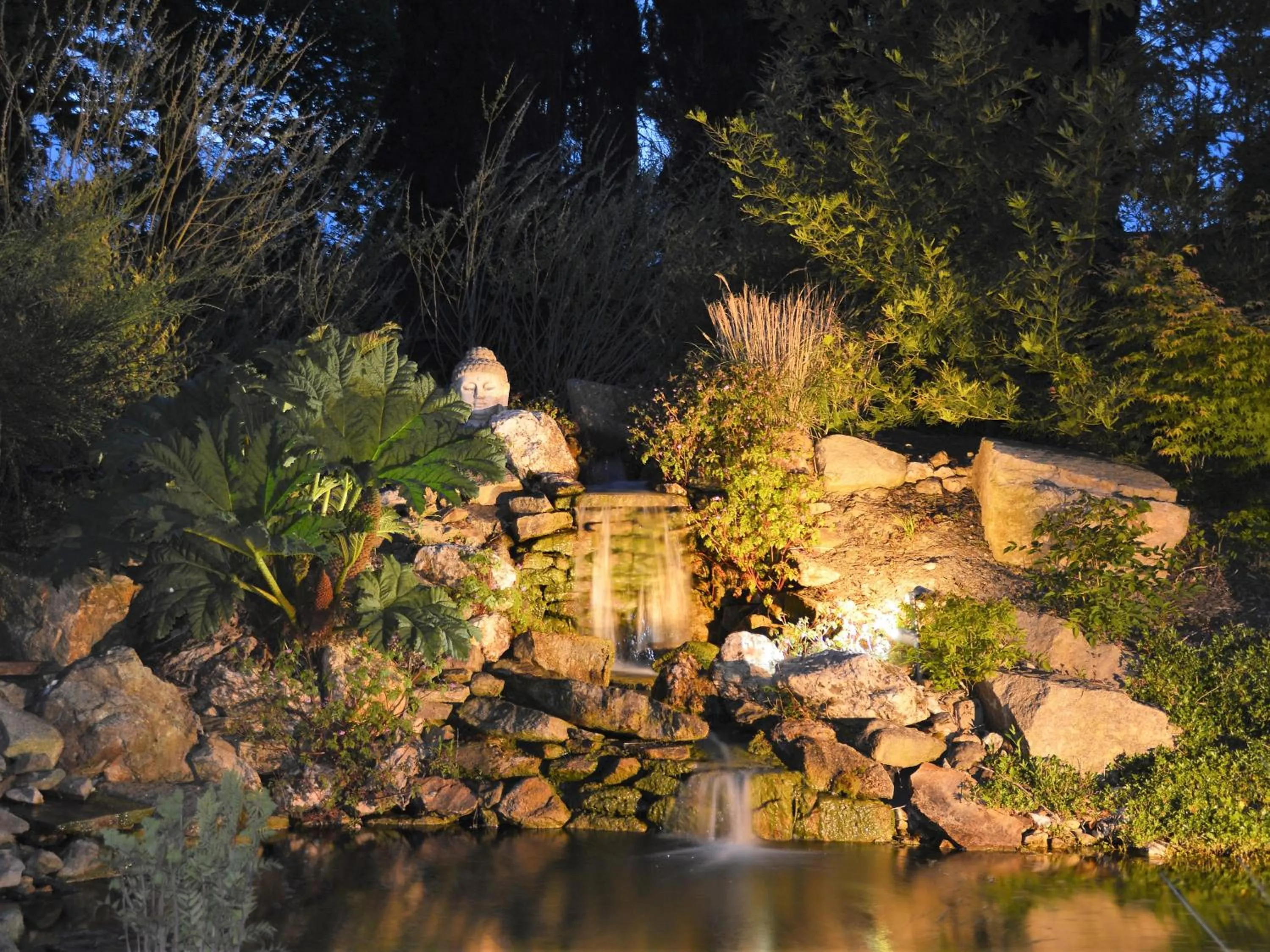 Property building in Manoir Desnachez