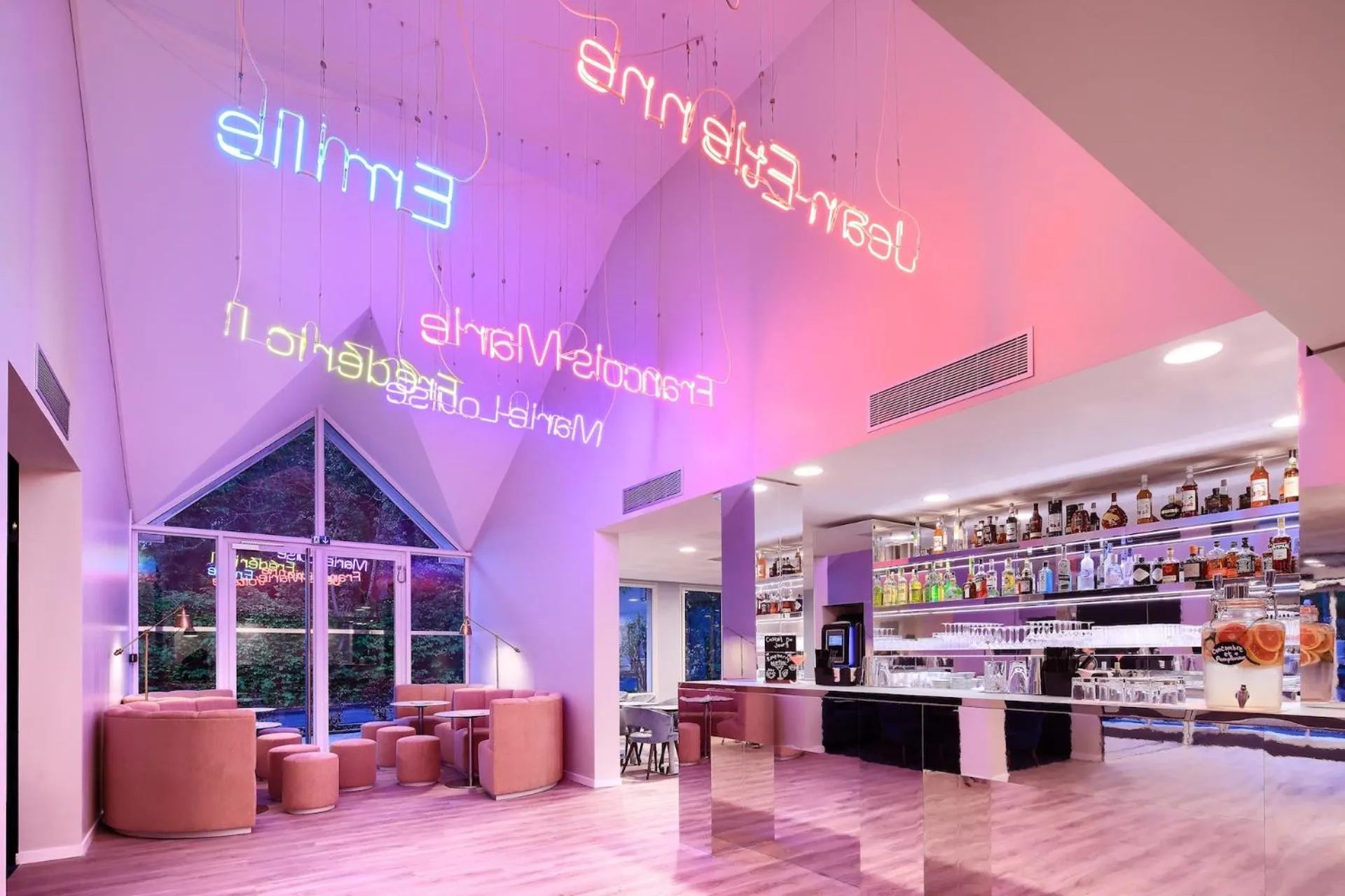 Lounge or bar in The Residence Hotel Geneva Airport - M3 Ferney