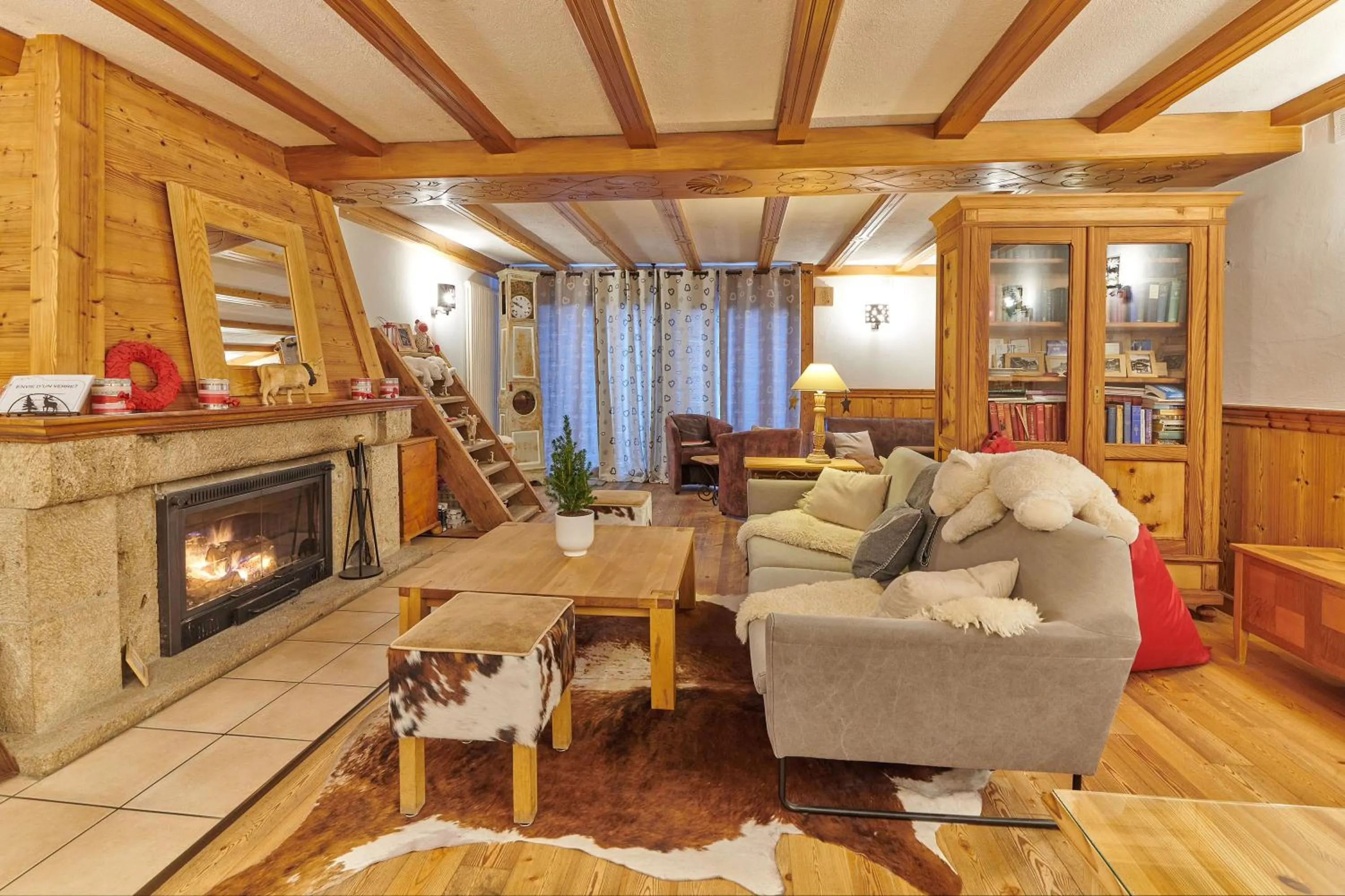 Library in Lifestyle Rooms & Suites by Beau-Séjour