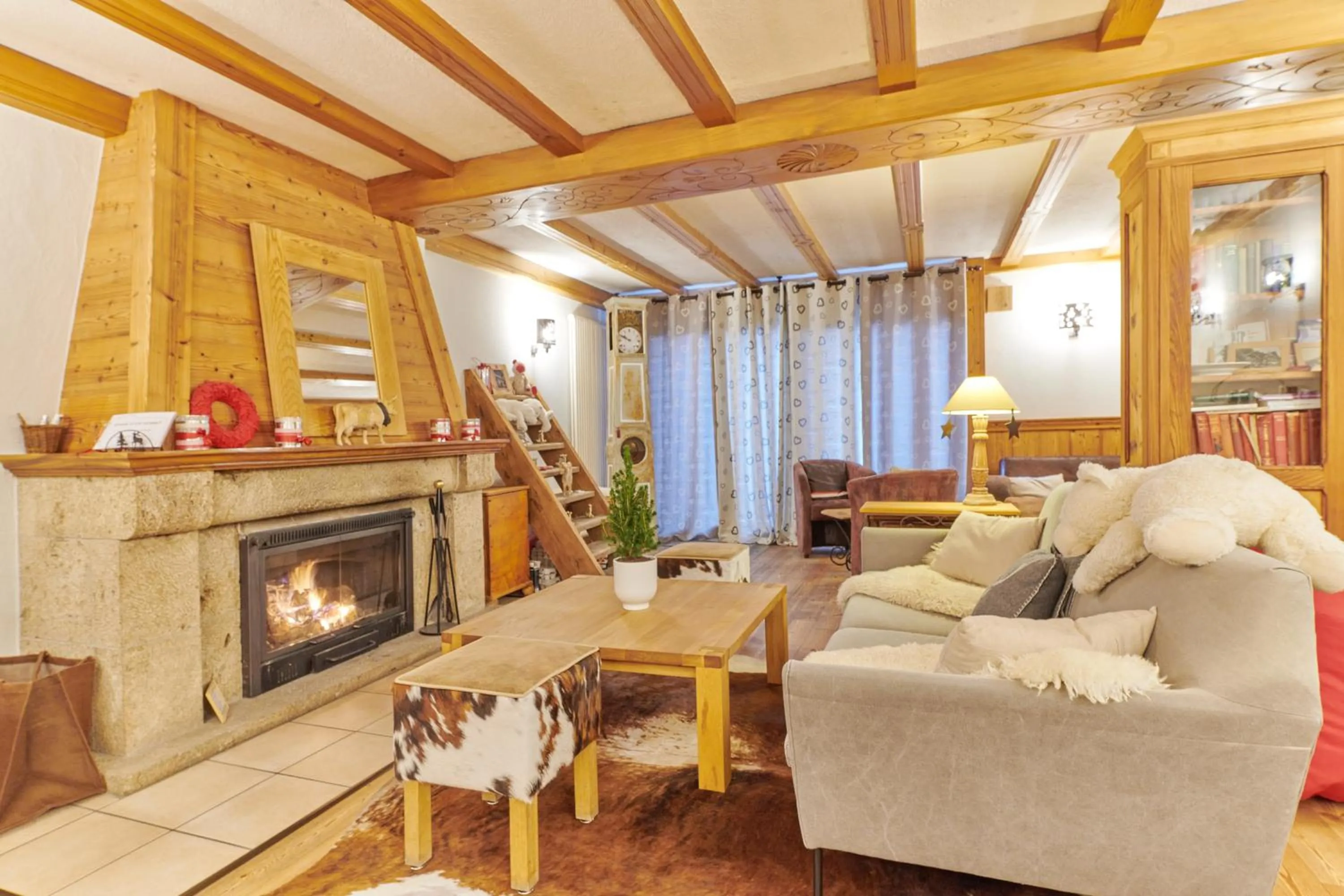 Library in Lifestyle Rooms & Suites by Beau-Séjour