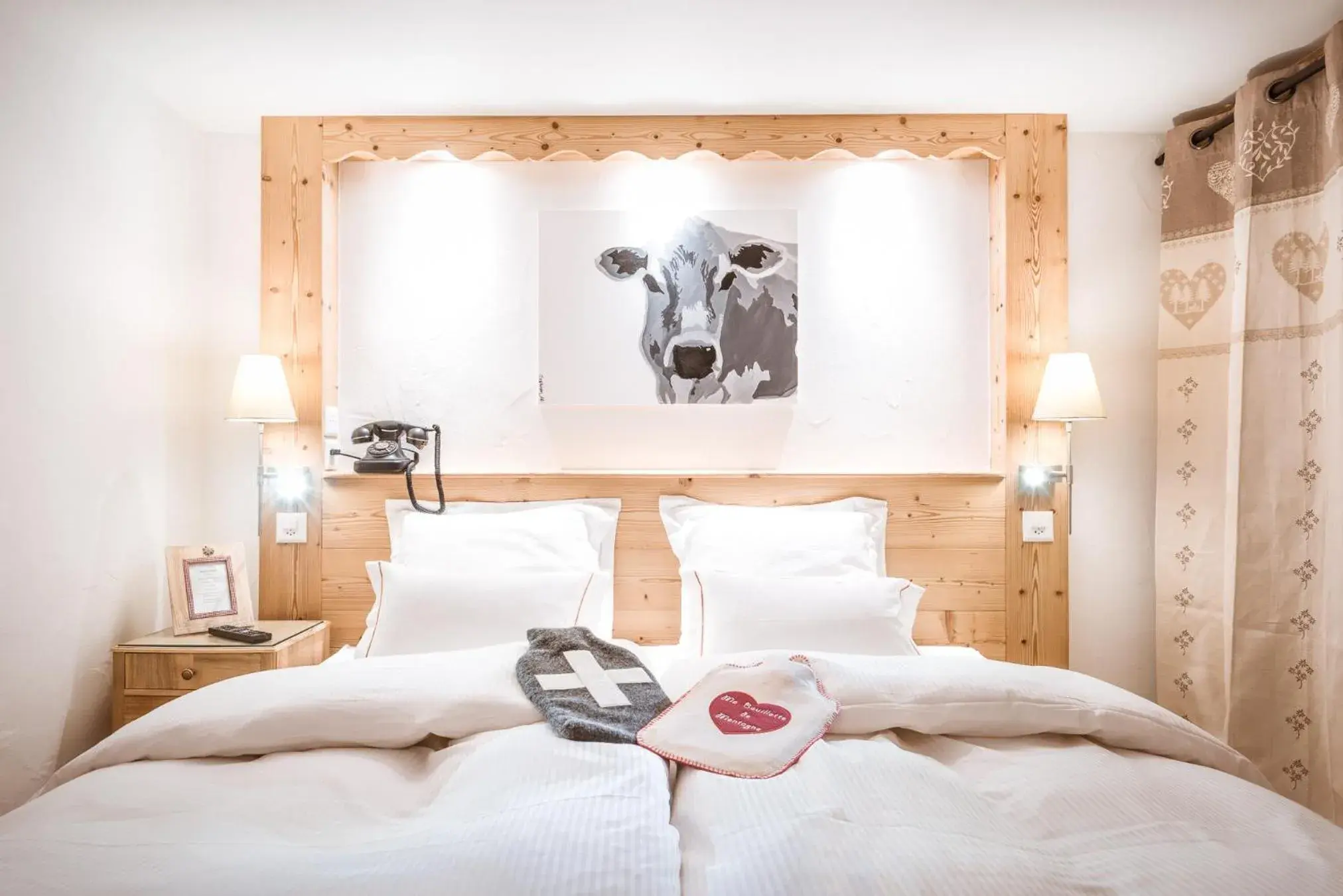 Deluxe Double Room with Mountain View in Lifestyle Rooms & Suites by Beau-Séjour Deluxe Double Room with Mountain View in Lifestyle Rooms & Suites by Beau-Séjour