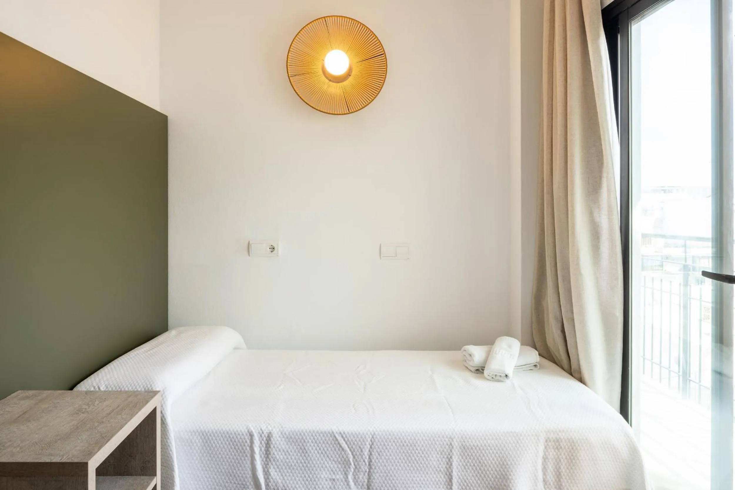 Bed in Hostal Alicante