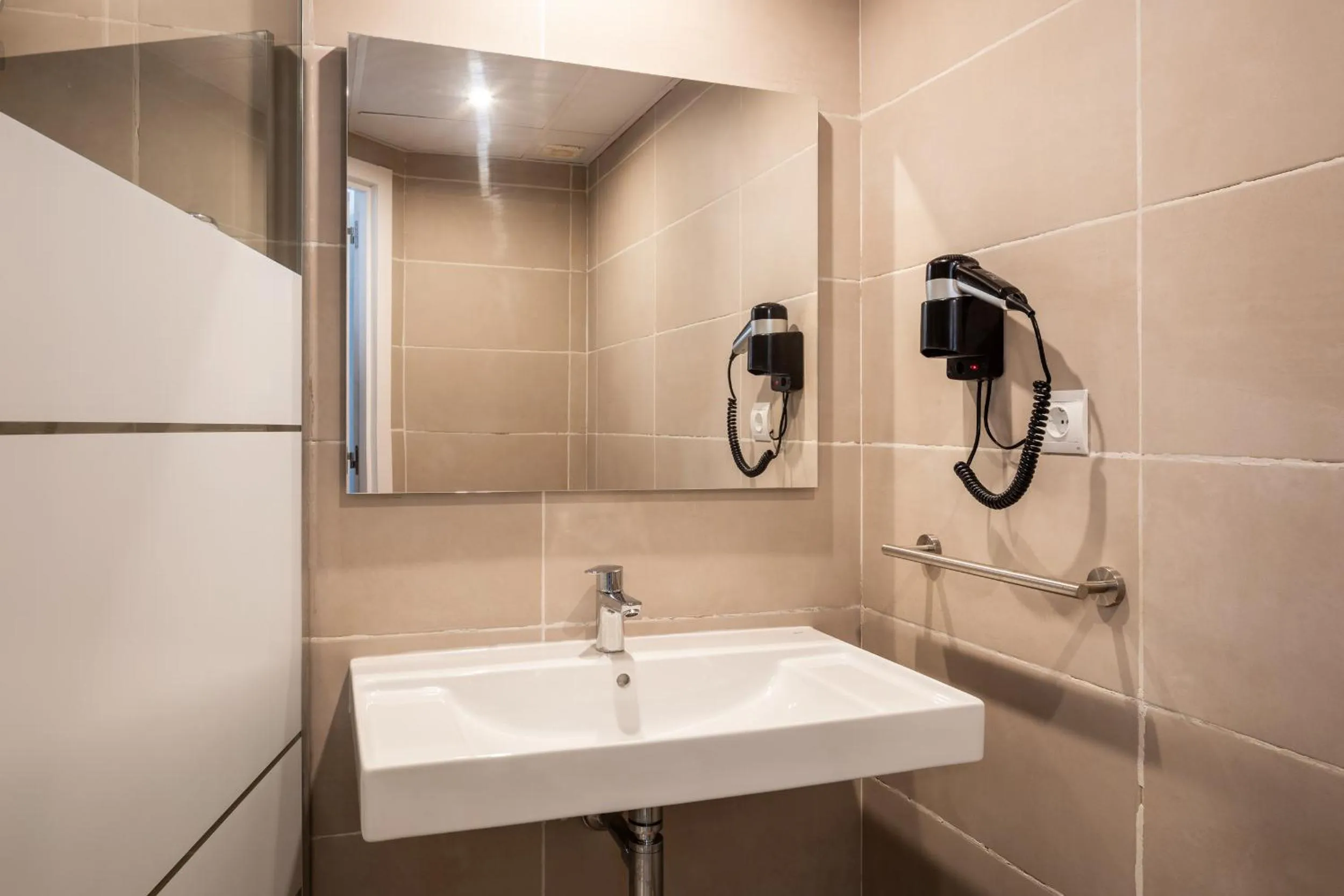 Bathroom in Hostal Alicante