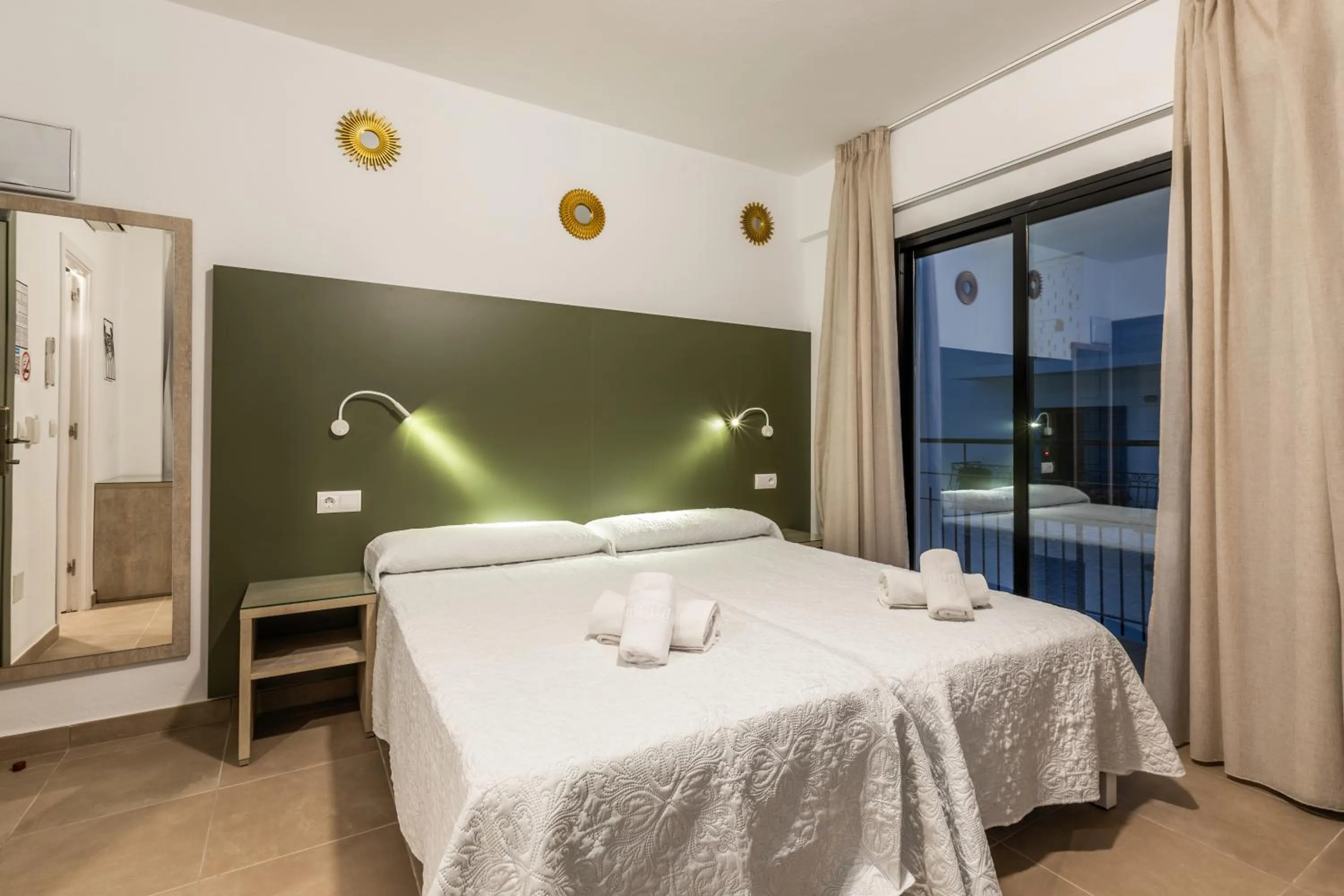 Bed in Hostal Alicante