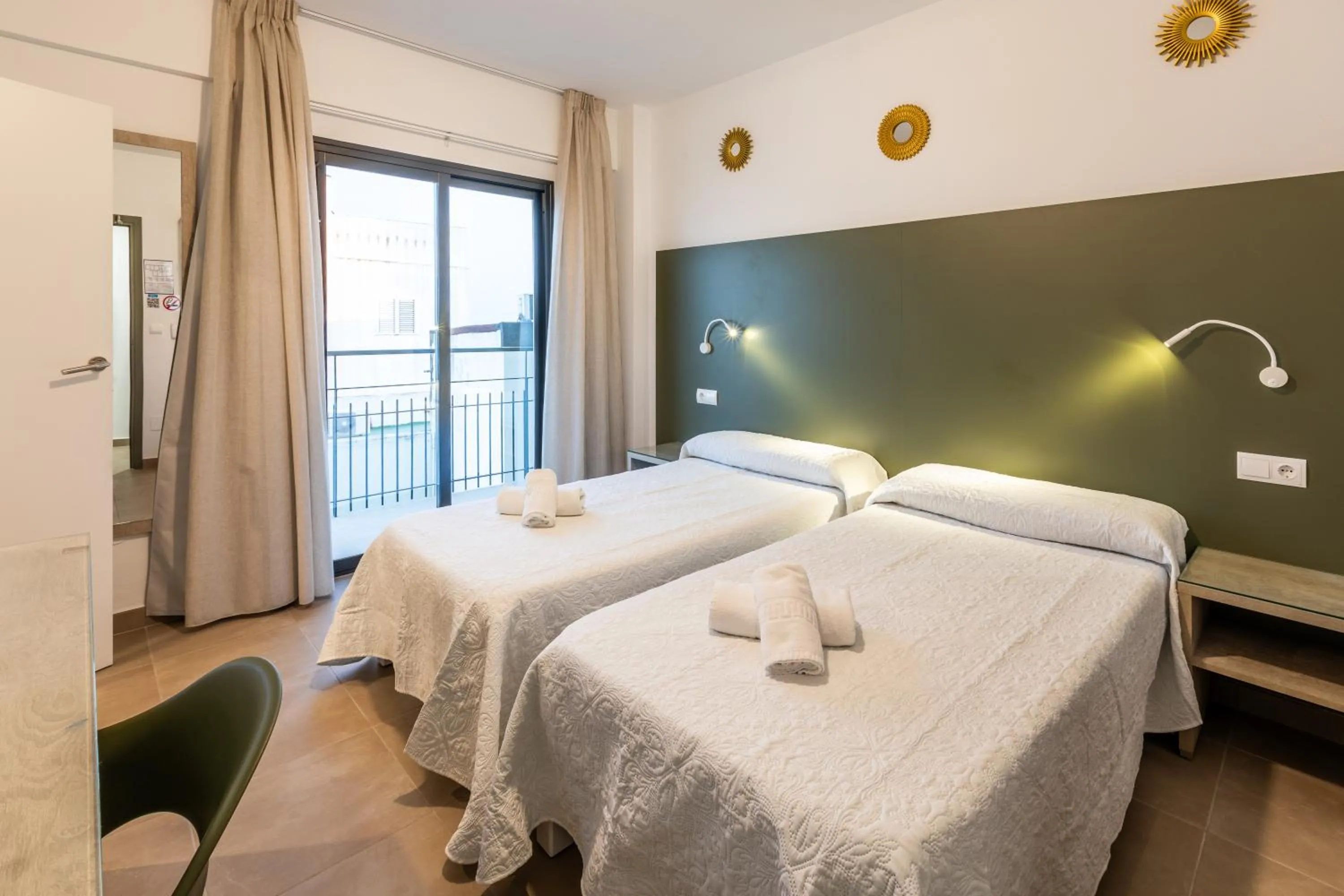 Bed in Hostal Alicante