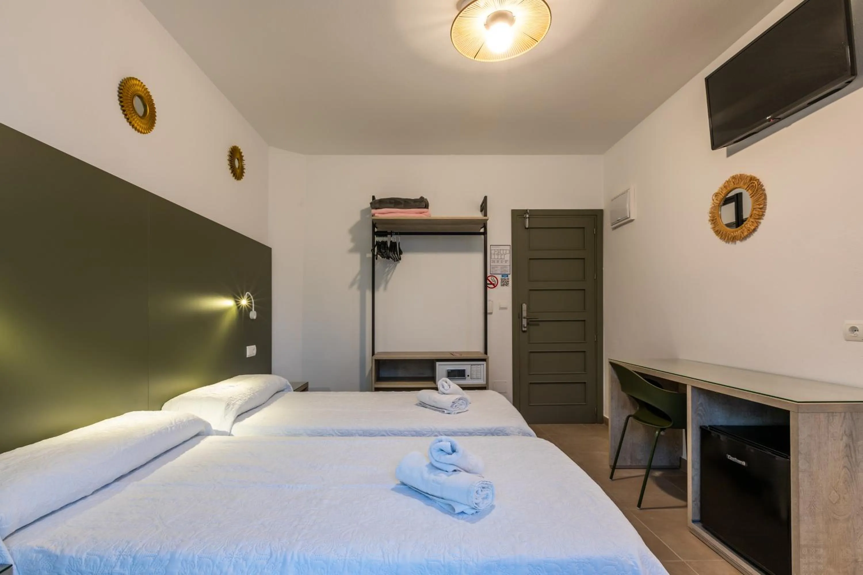 Bed in Hostal Alicante