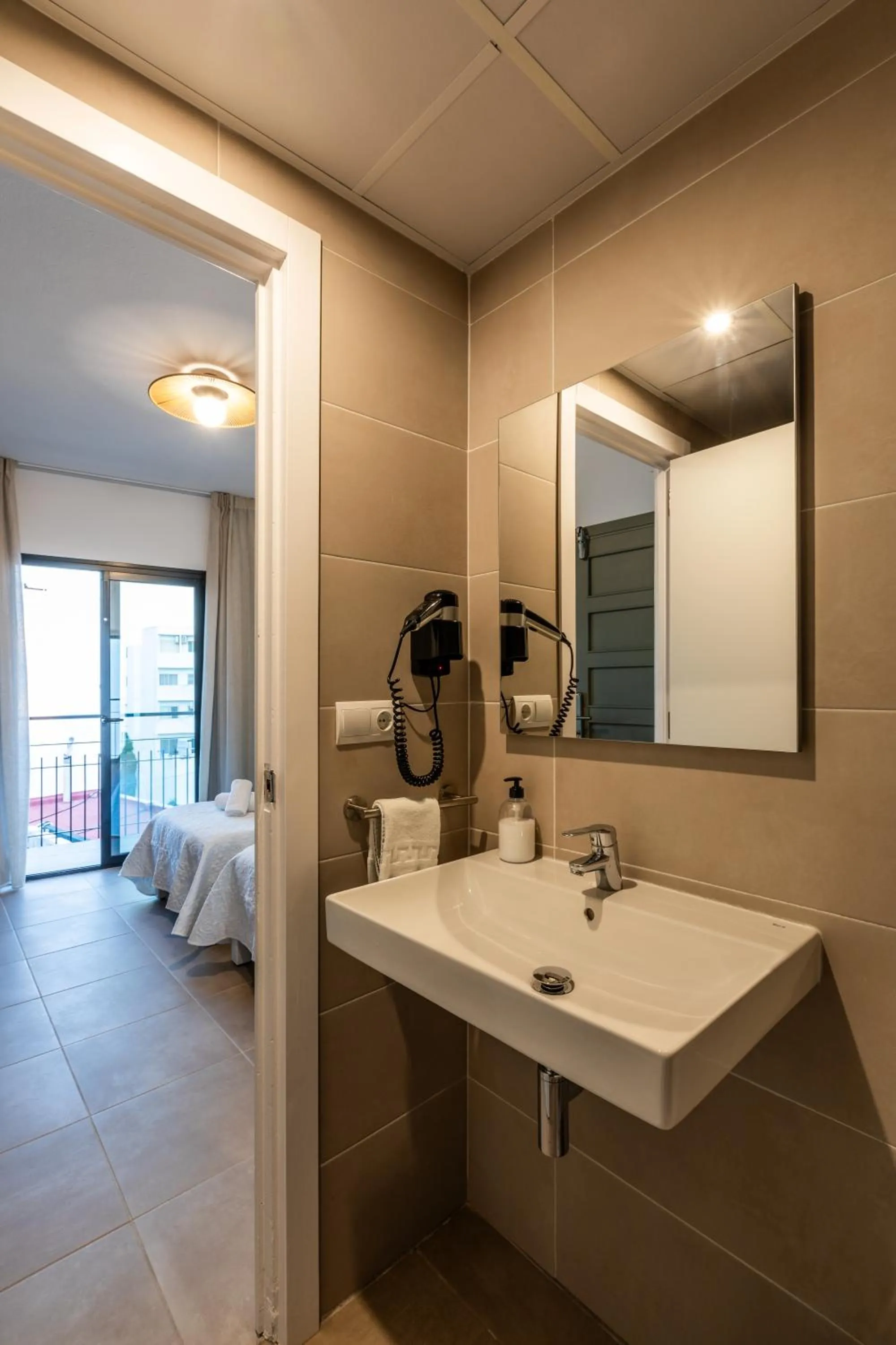 Bed in Hostal Alicante