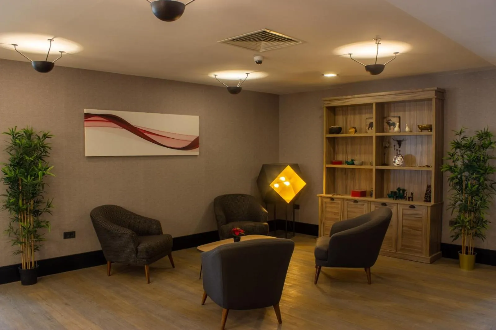 Seating area in Ramada By Wyndham Tire