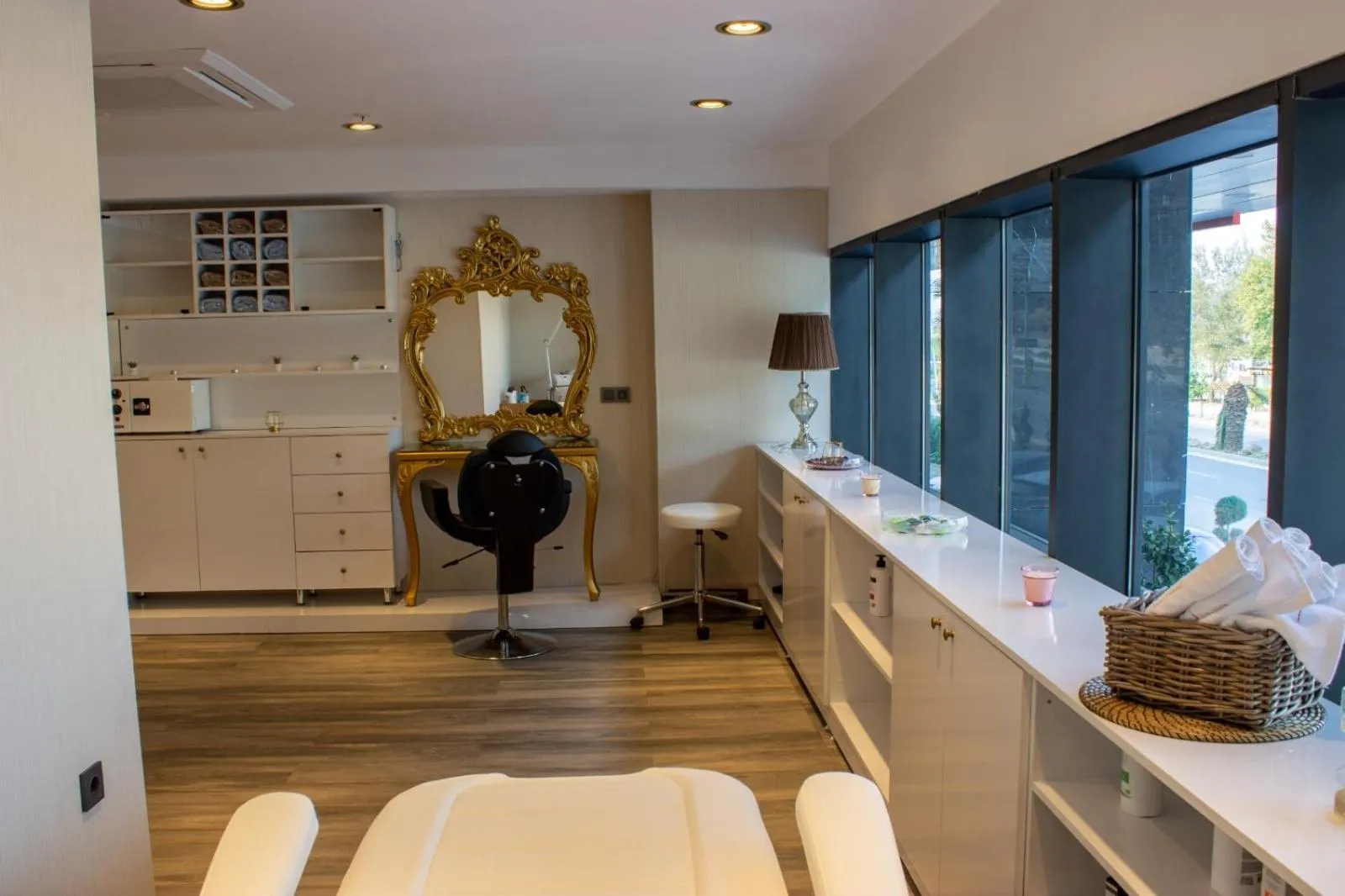 hair dryier in Ramada By Wyndham Tire