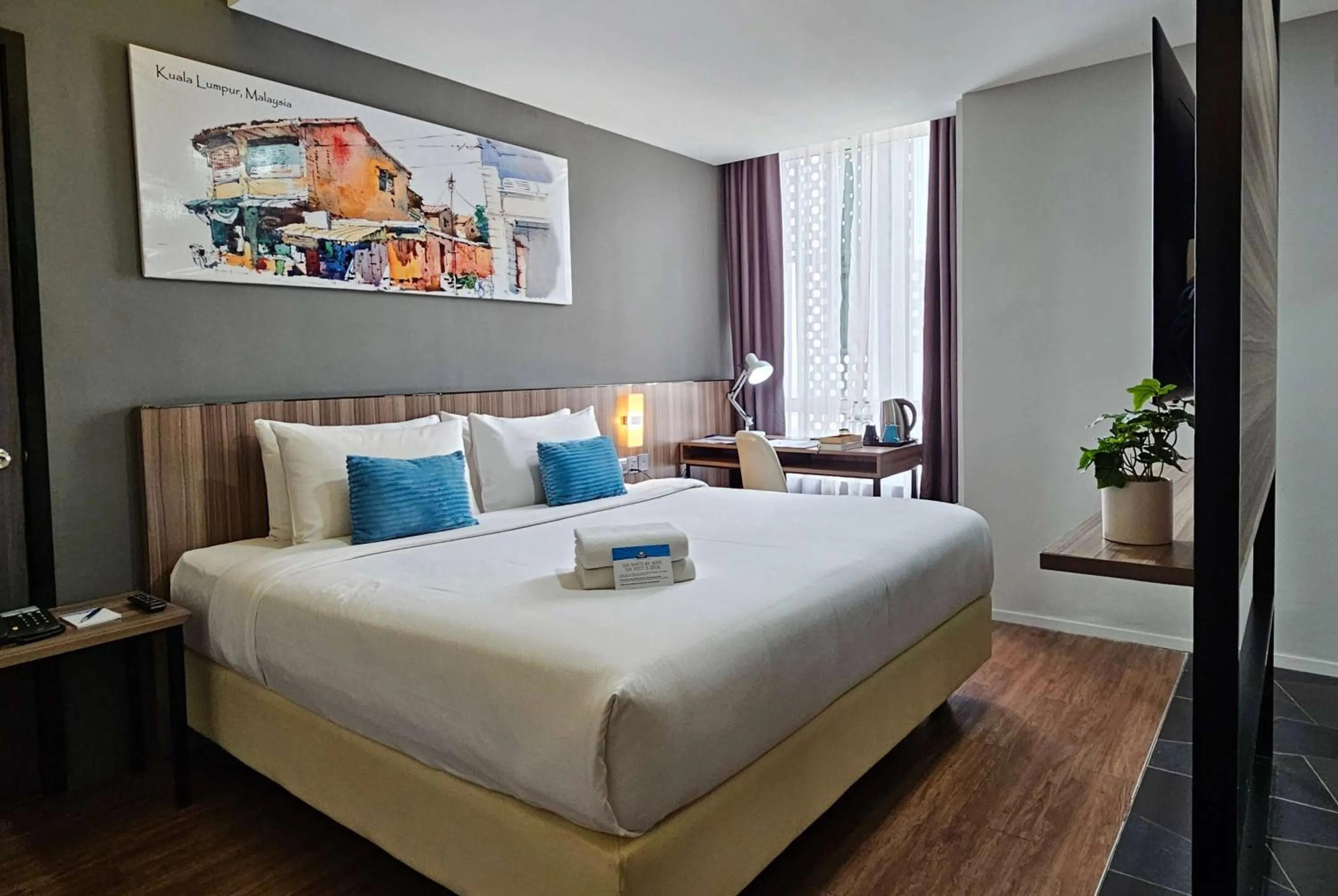 Photo of the whole room, Bed in Days Hotel & Suites by Wyndham KL - Chan Sow Lin MRT or LRT