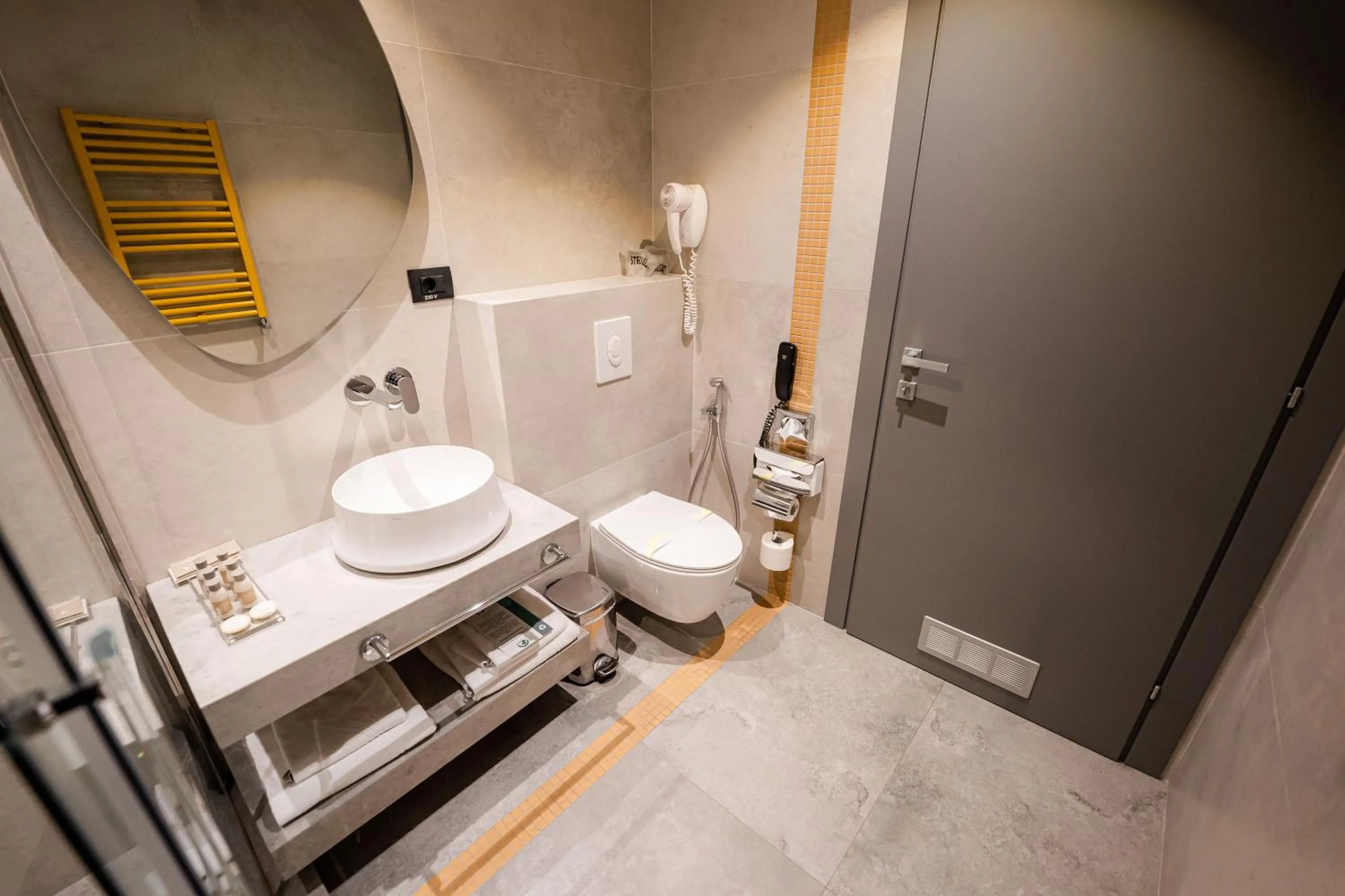 Shower in Mandachi Hotel & SPA