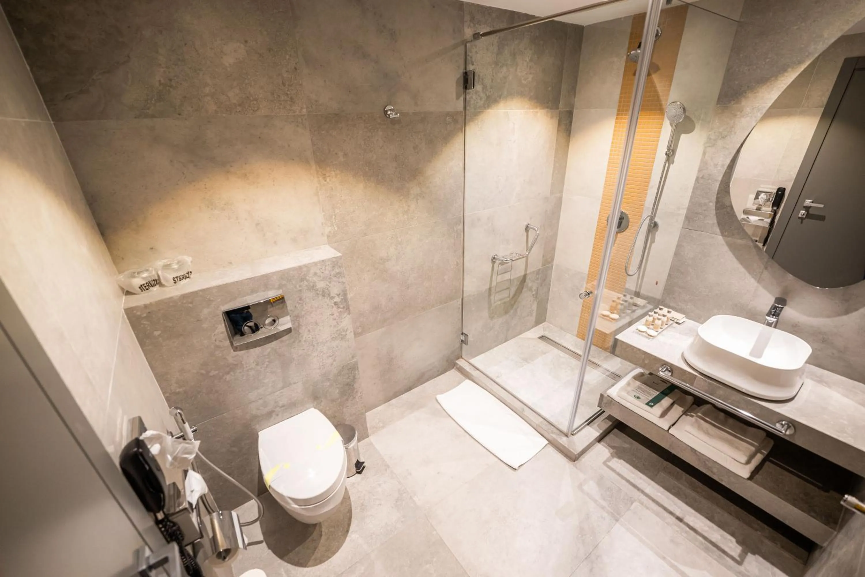 Shower in Mandachi Hotel & SPA