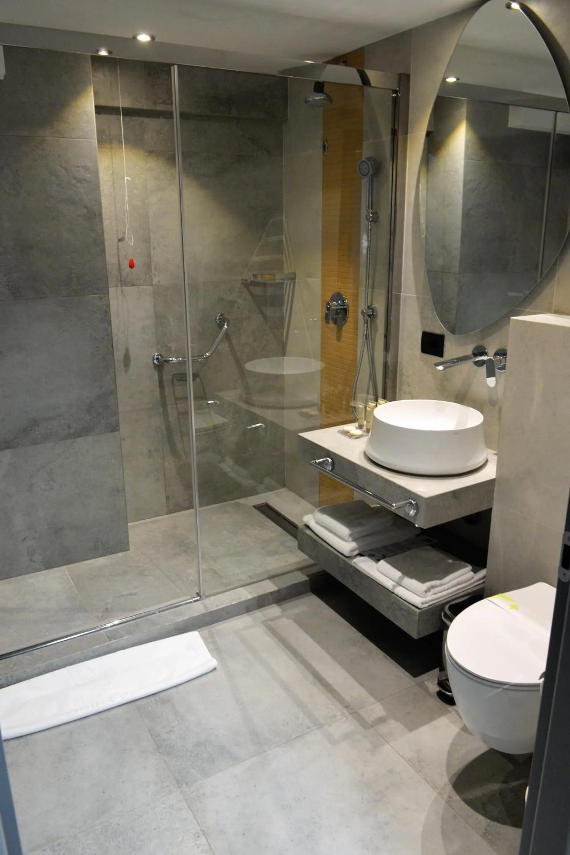 Bathroom in Mandachi Hotel & SPA