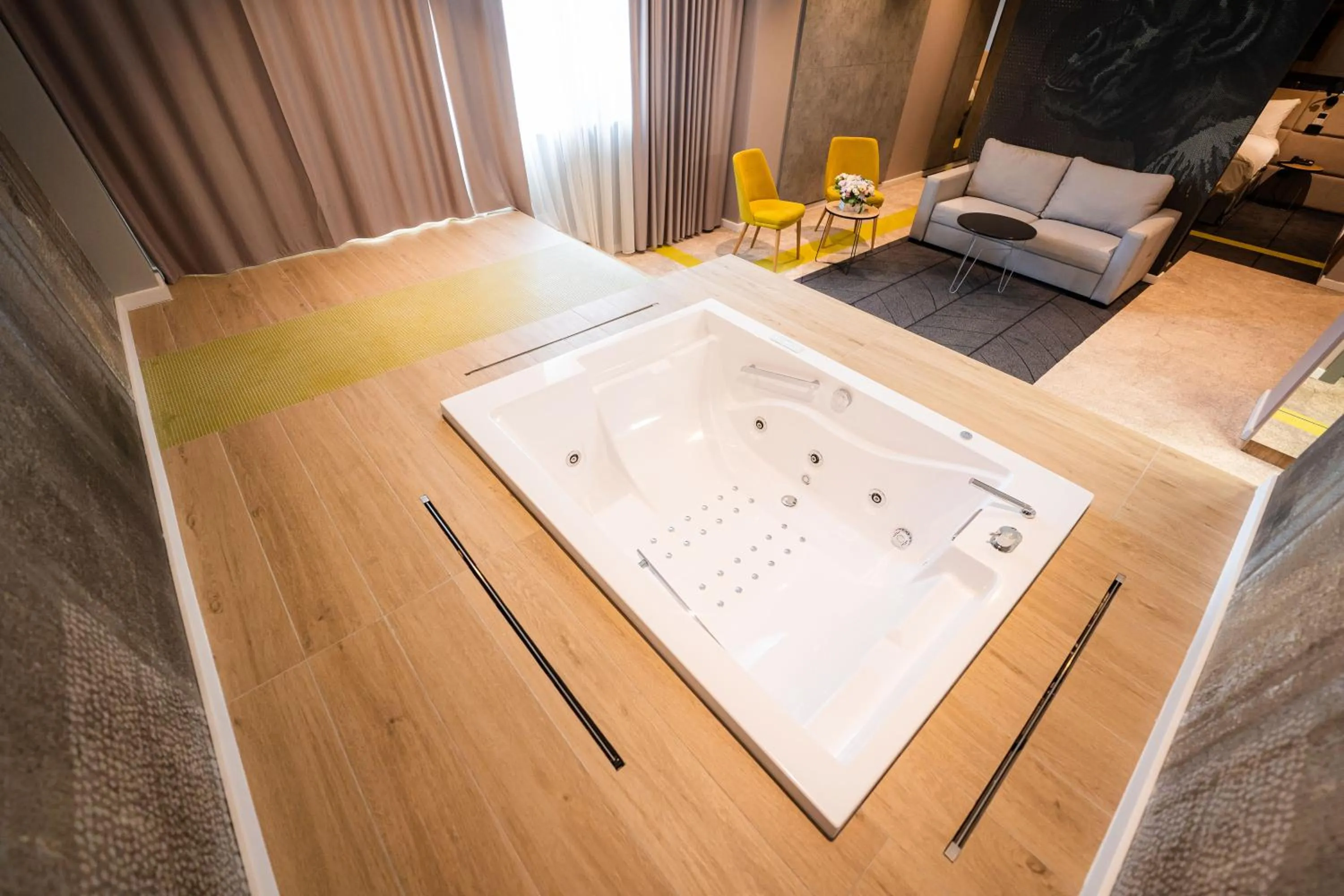 Hot Tub in Mandachi Hotel & SPA