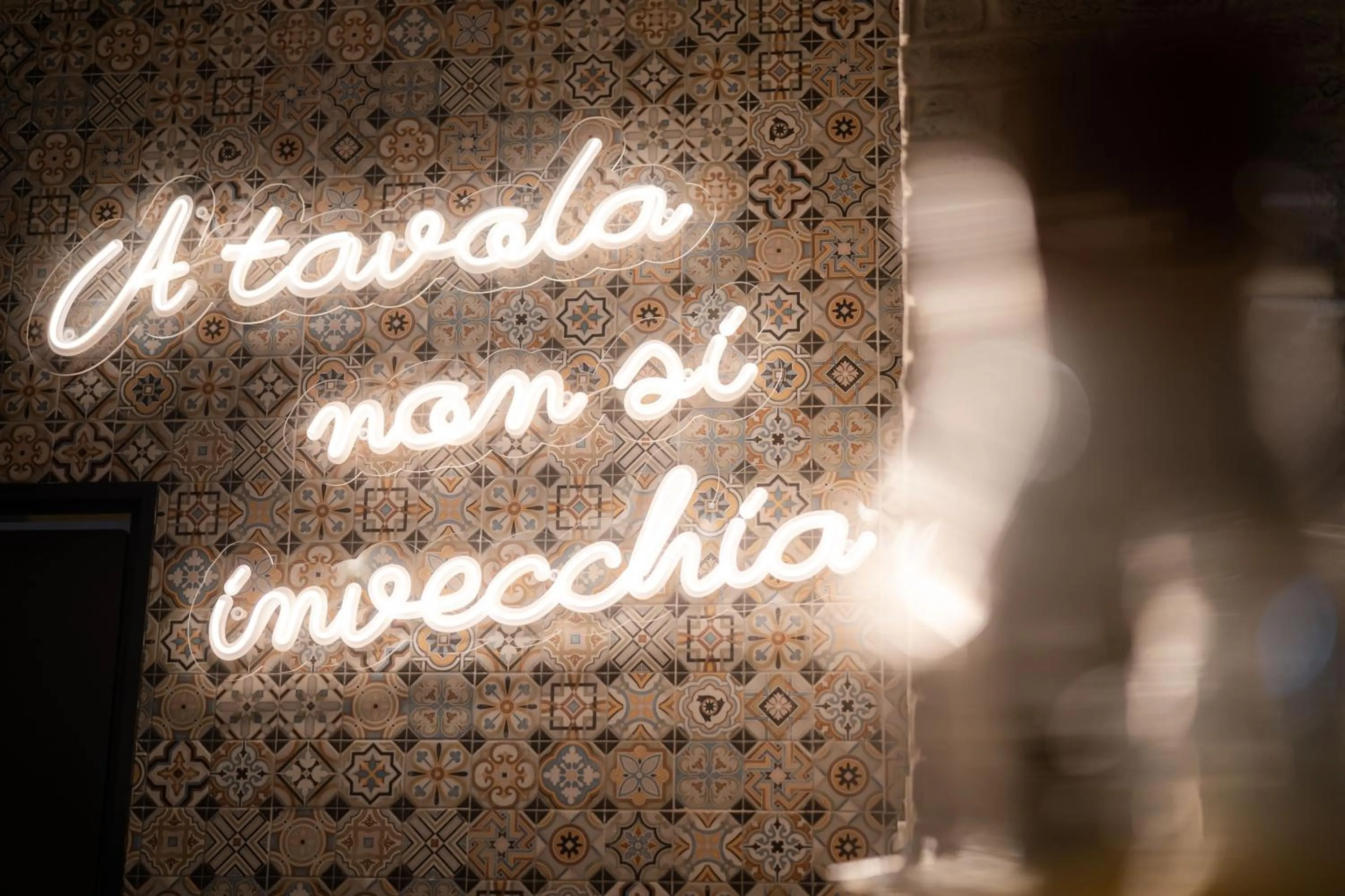 Restaurant/places to eat in Mandachi Hotel & SPA