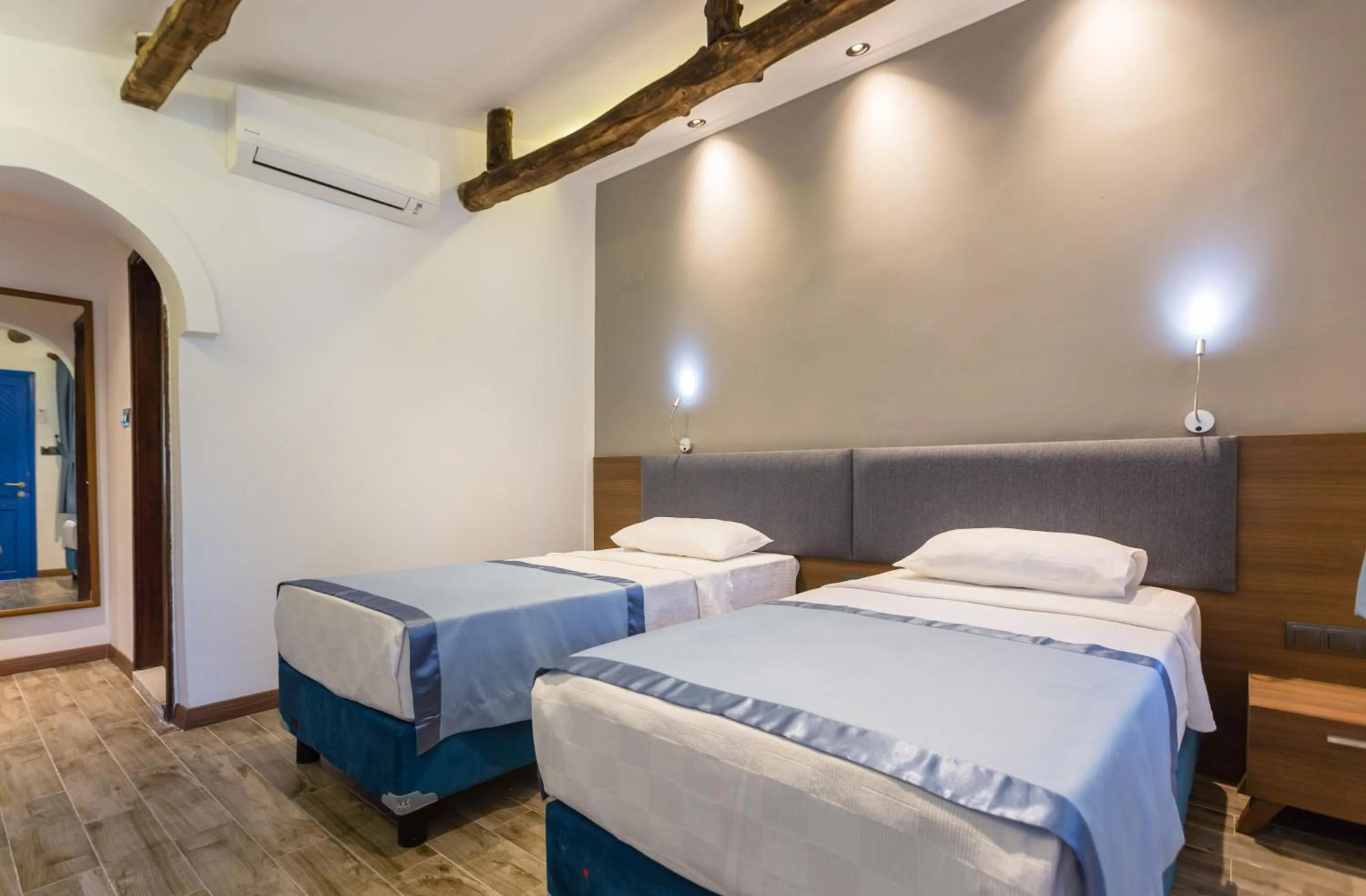 Decorative detail, Bed in Risus Garden Marina Hotel