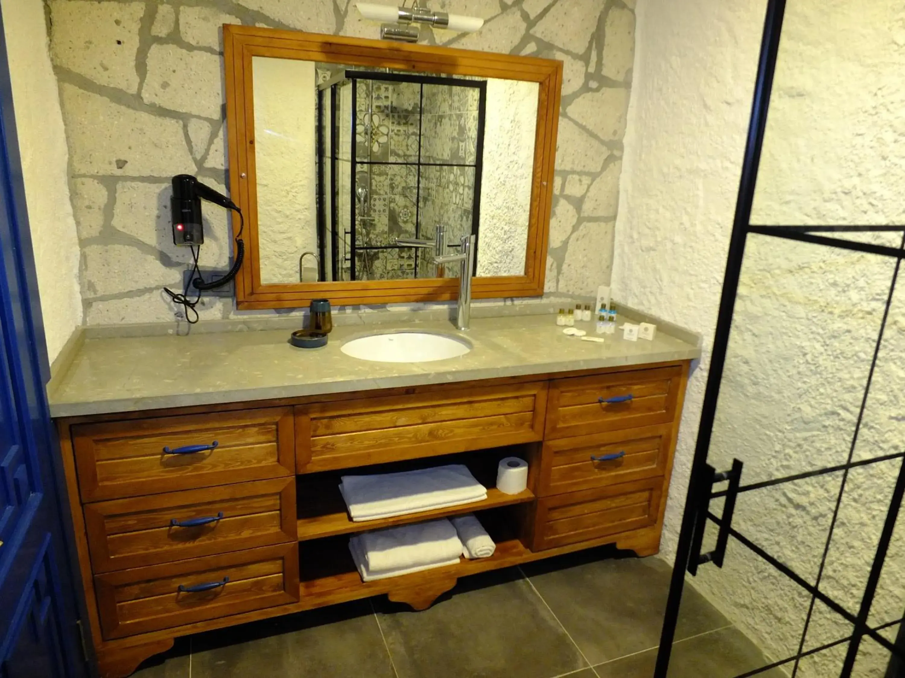 Bathroom in Risus Garden Marina Hotel Bathroom in Risus Garden Marina Hotel