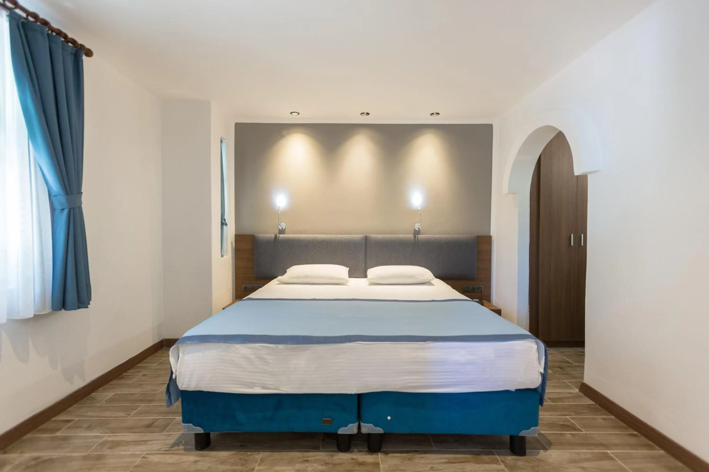 Decorative detail, Bed in Risus Garden Marina Hotel